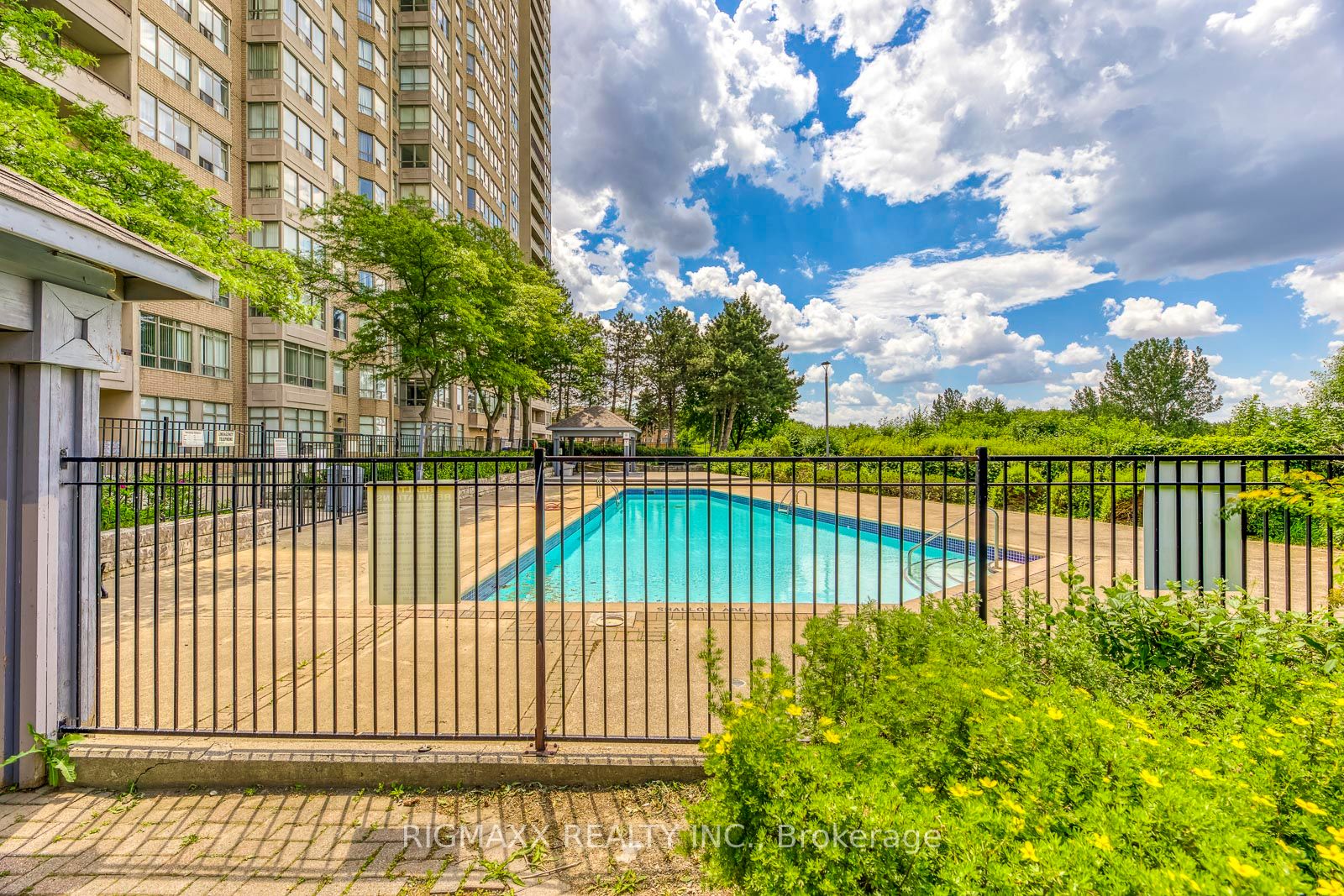 #1604 - 30 Malta Avenue Property Photo 14