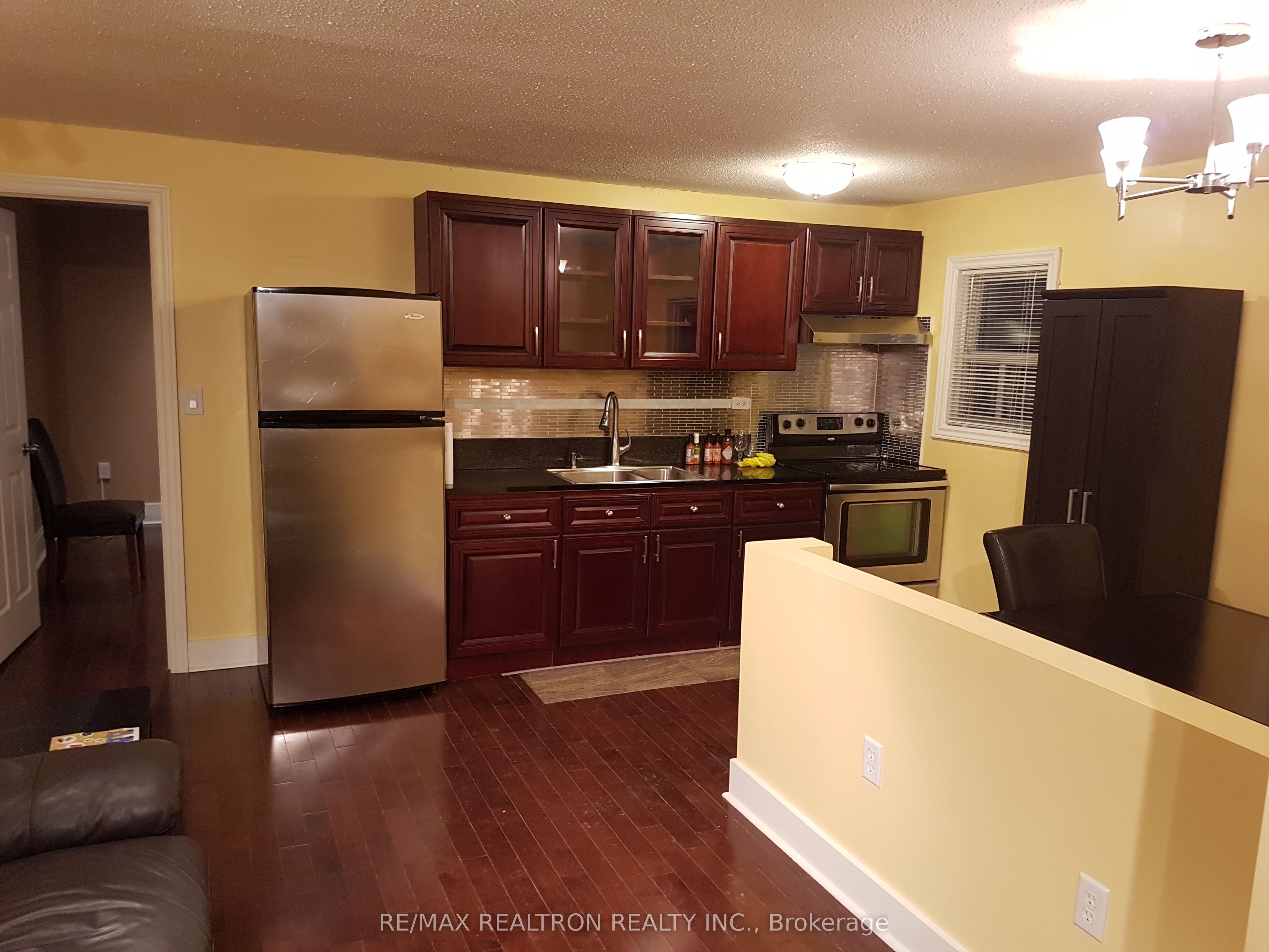 1619 Weston Road Property Photo 4