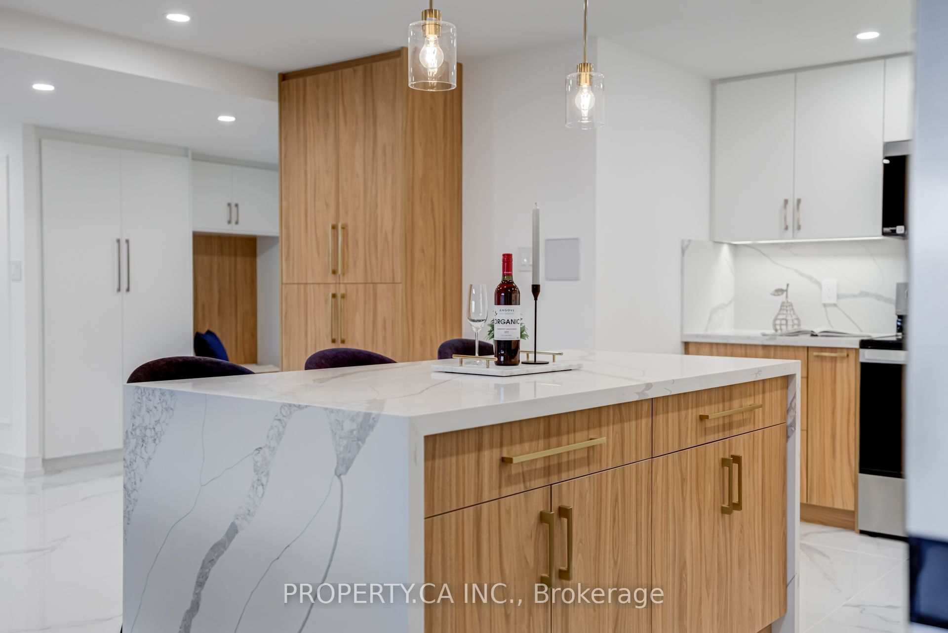 #306 - 2175 Marine Drive Property Photo 7