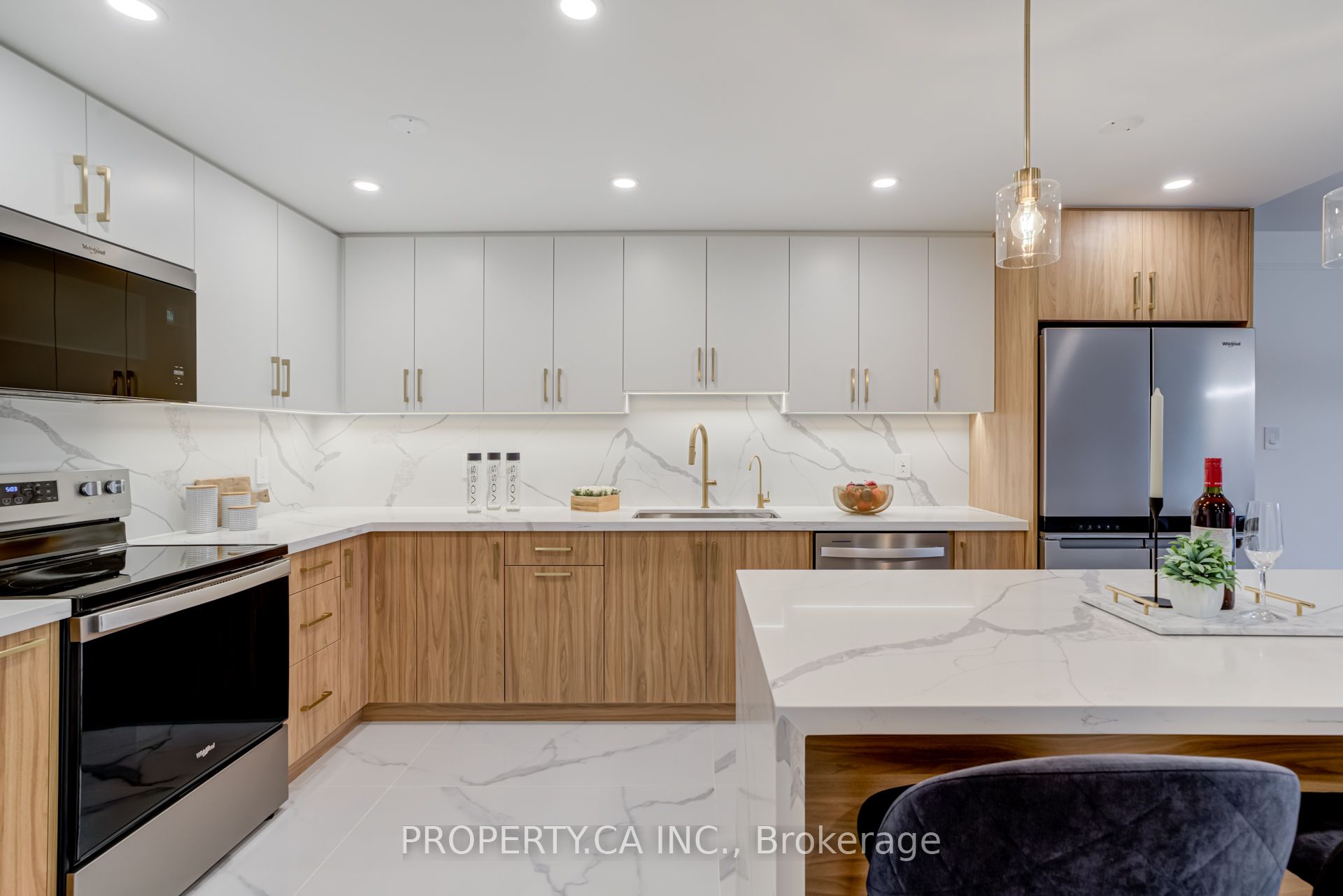 #306 - 2175 Marine Drive Property Photo 8