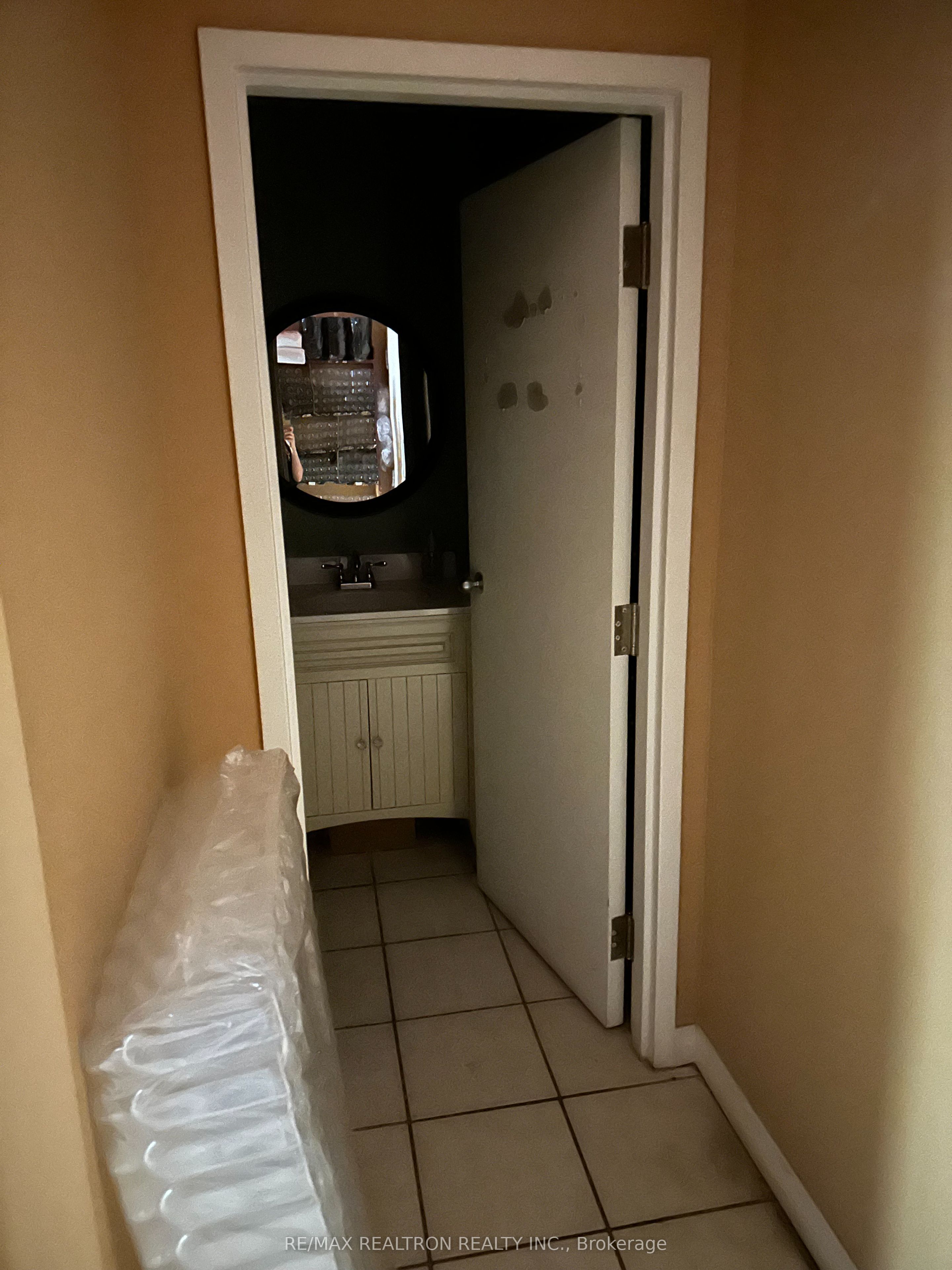 #4 - 579 Kerr Street Property Photo 4