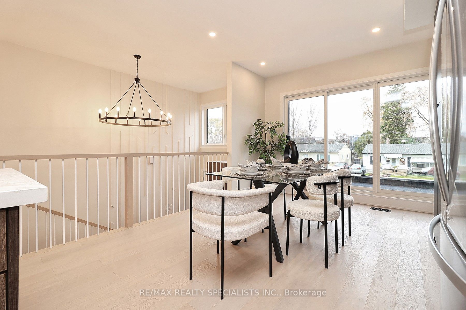 1046 Roosevelt Road Property Photo 19