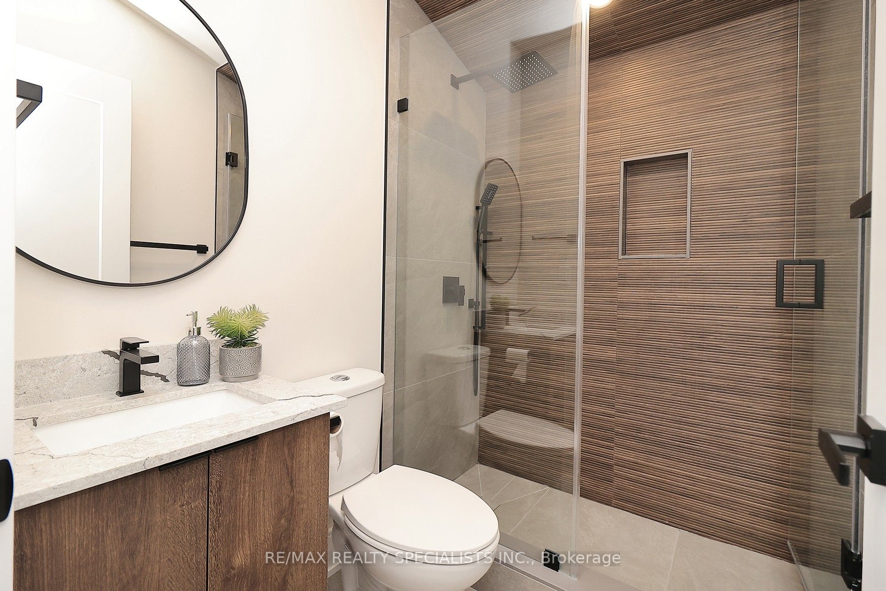 1046 Roosevelt Road Property Photo 37