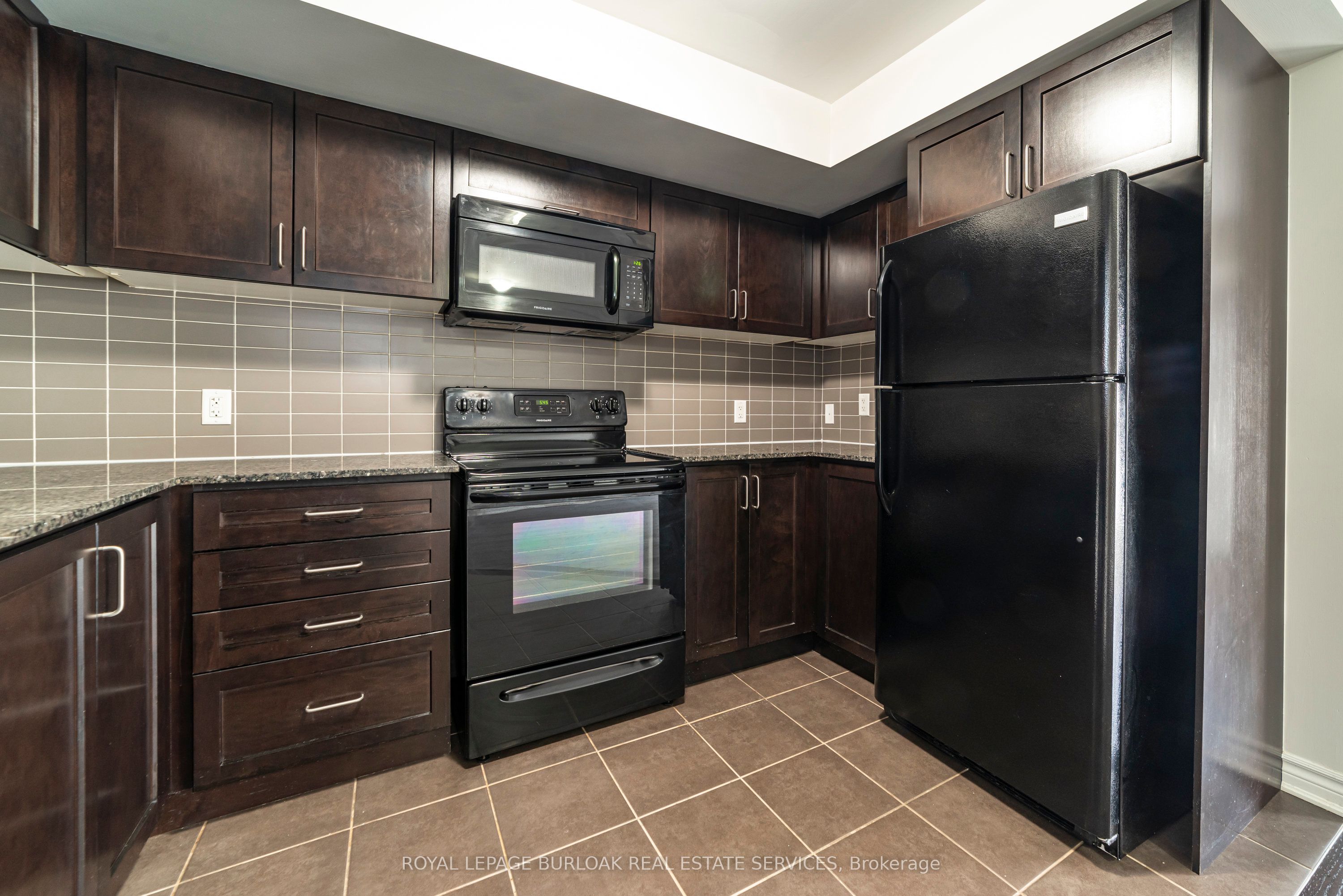 #59 - 2441 Greenwich Drive Property Photo 11