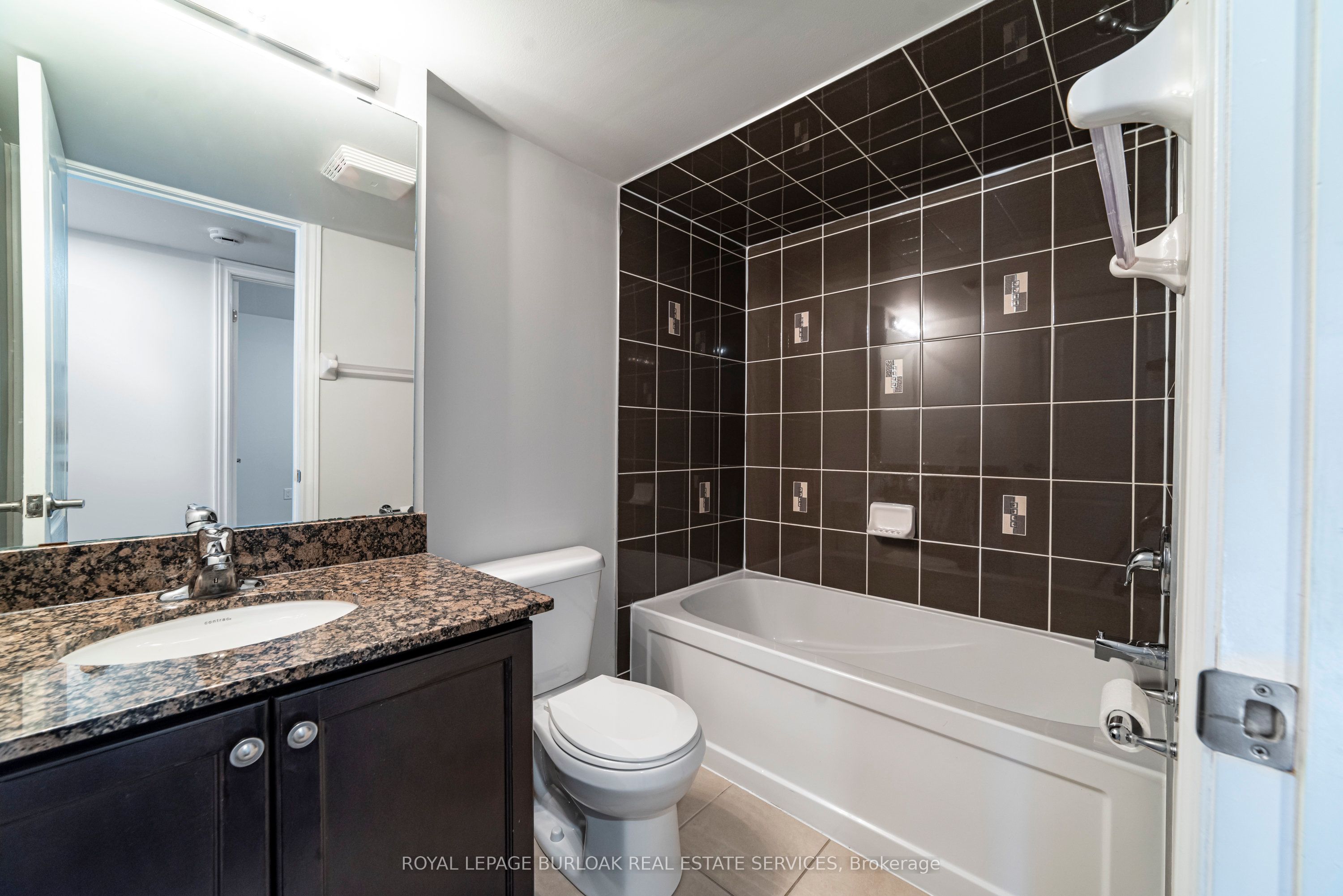 #59 - 2441 Greenwich Drive Property Photo 23