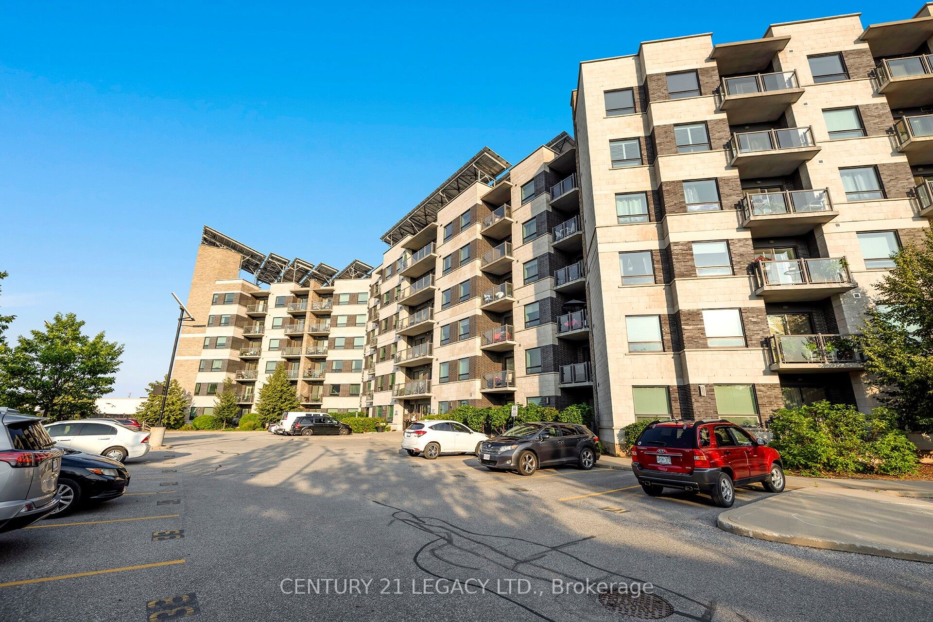 #424 - 383 Main Street Property Photo 7