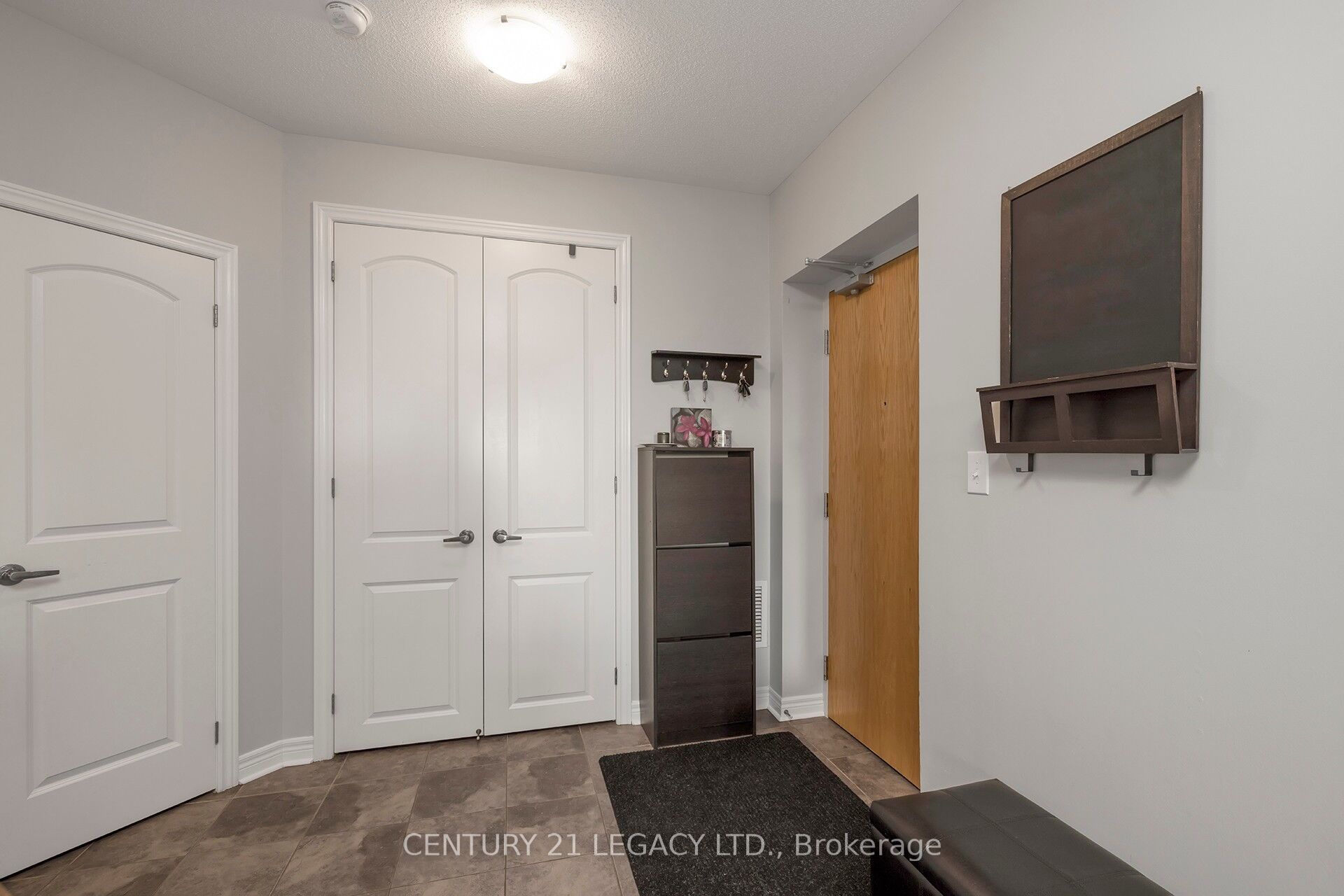 #424 - 383 Main Street Property Photo 14