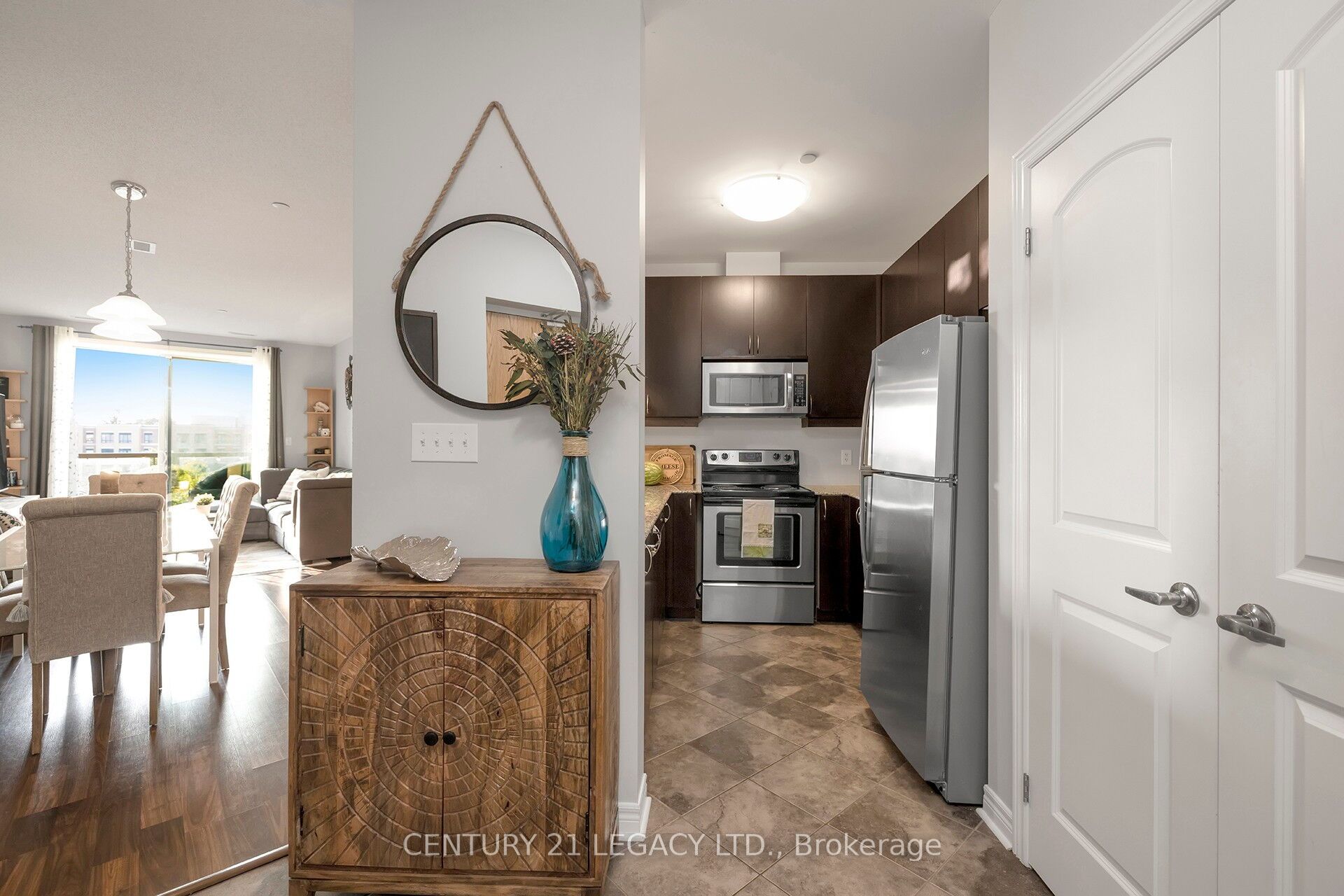 #424 - 383 Main Street Property Photo 17