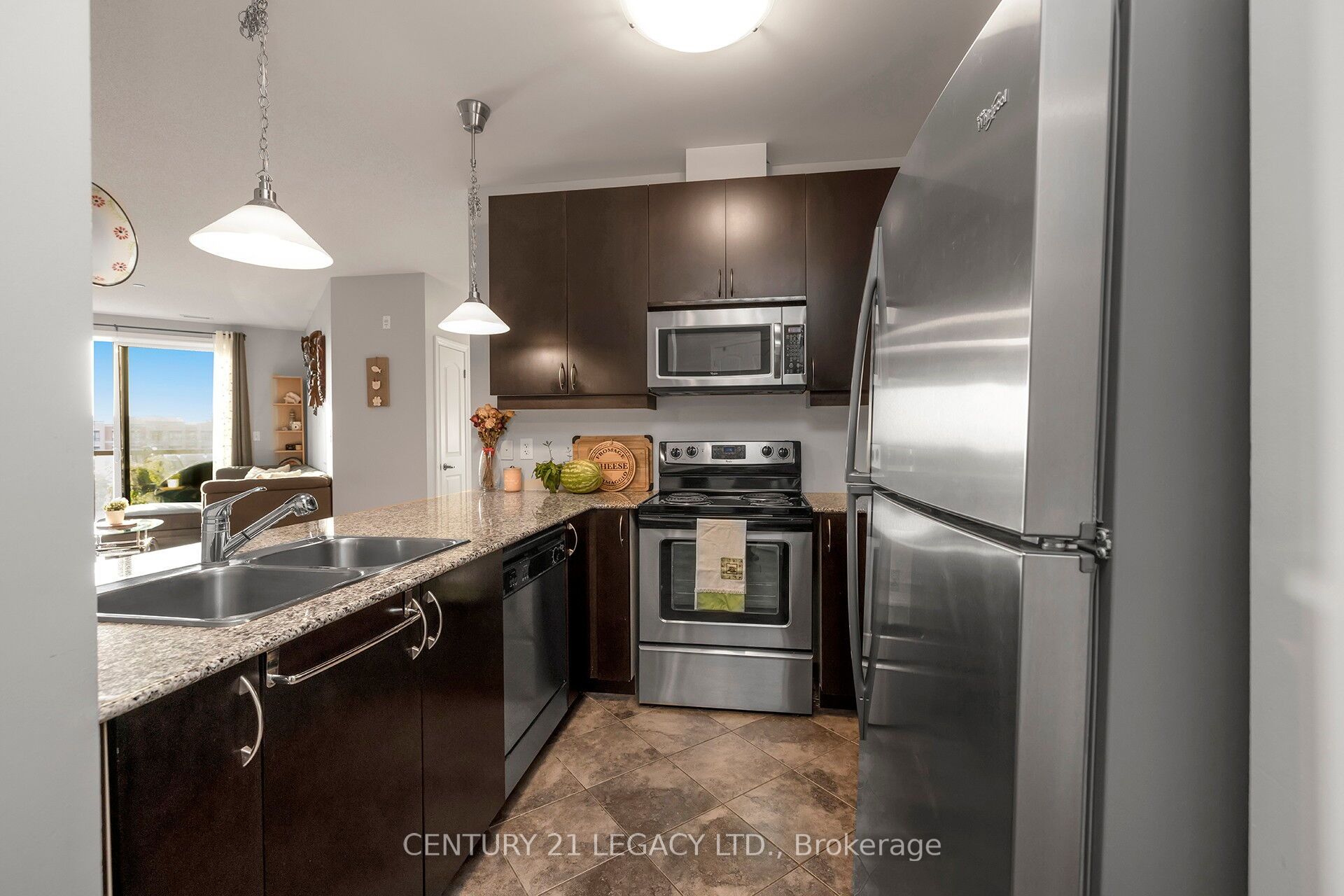 #424 - 383 Main Street Property Photo 18