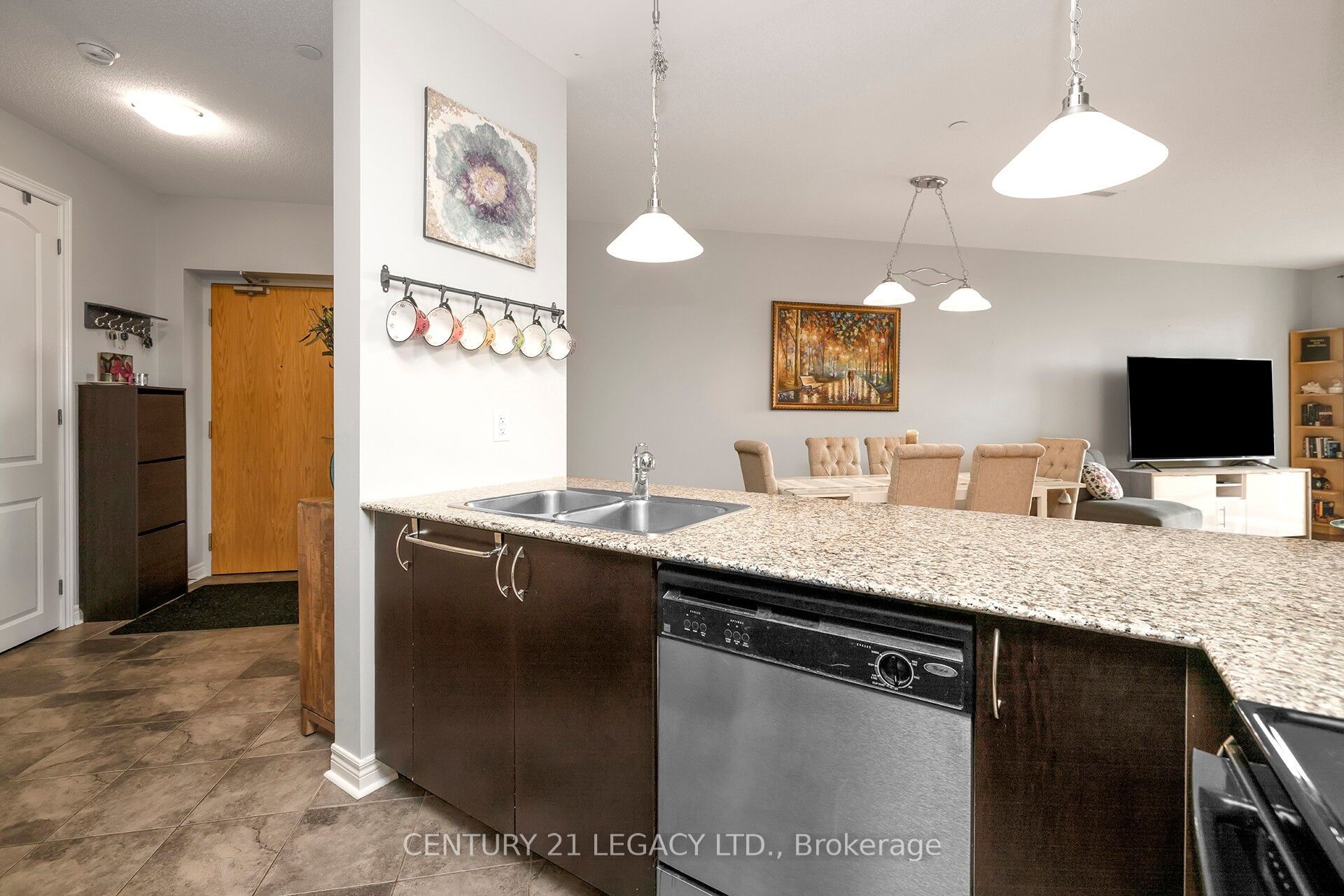 #424 - 383 Main Street Property Photo 20