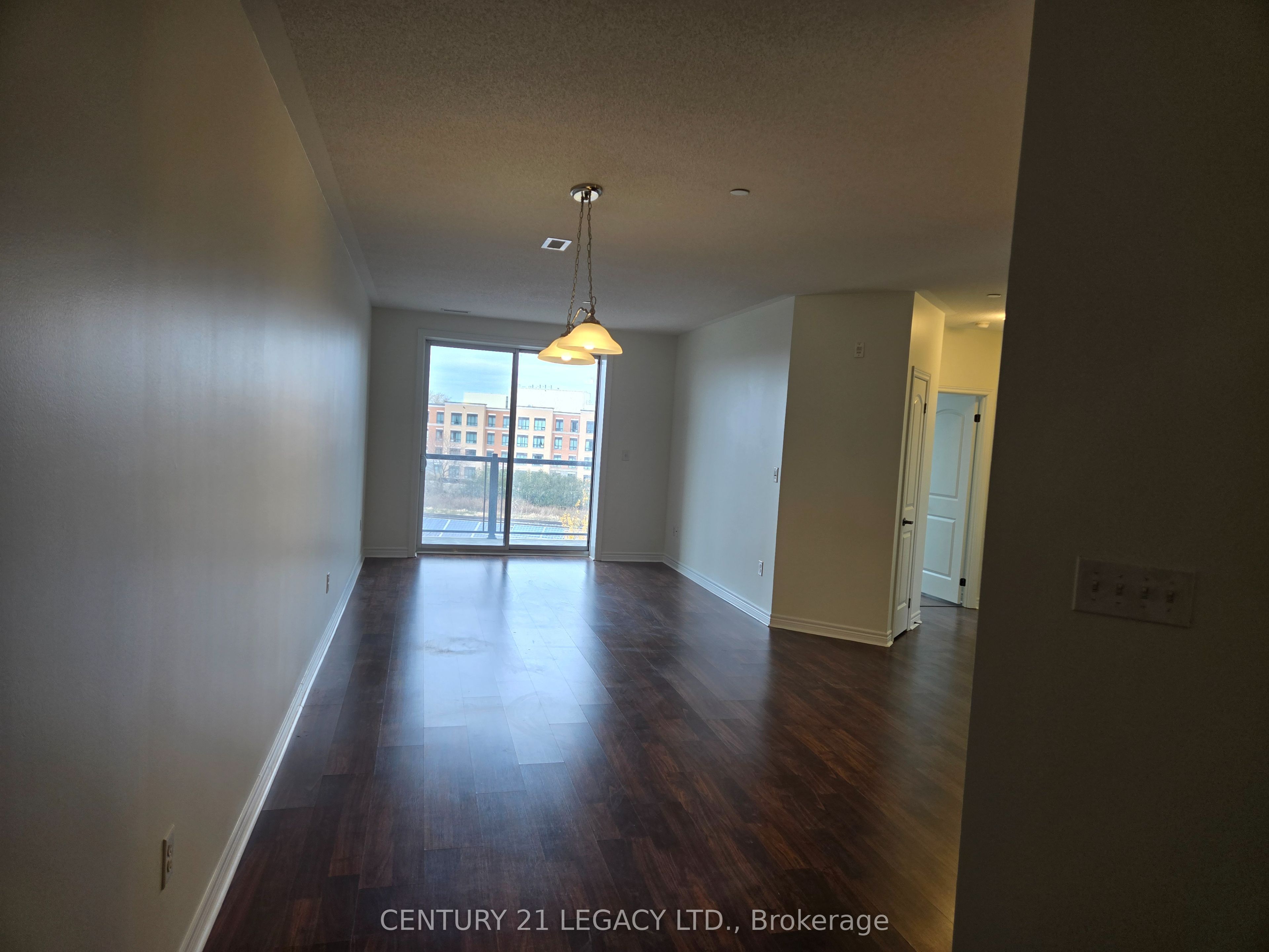 #424 - 383 Main Street Property Photo 24