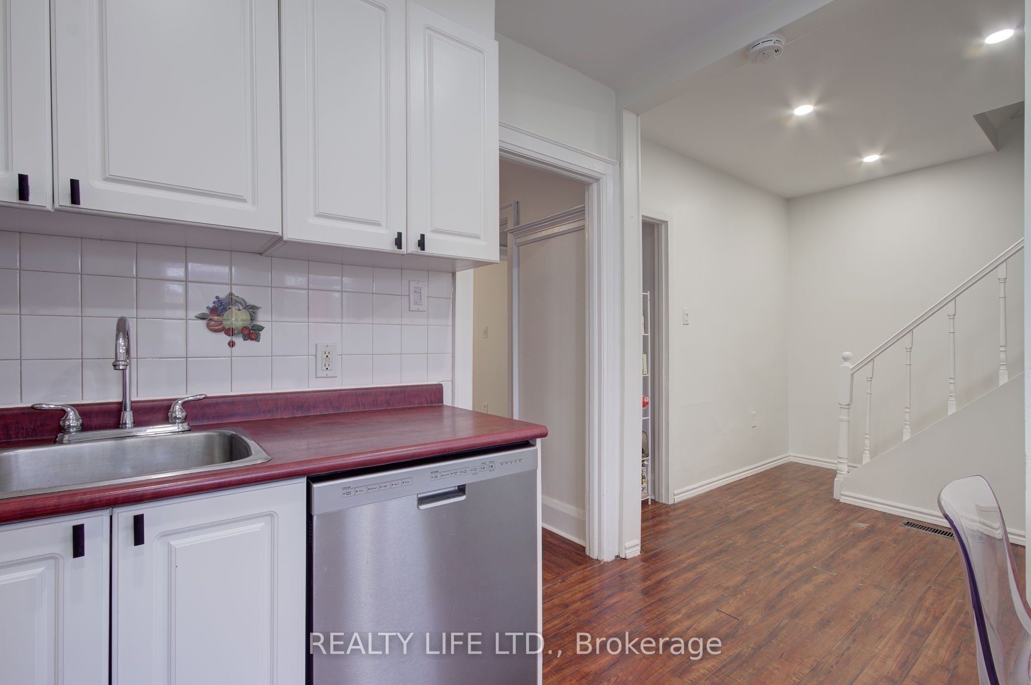 293 Melrose Street Property Photo 13