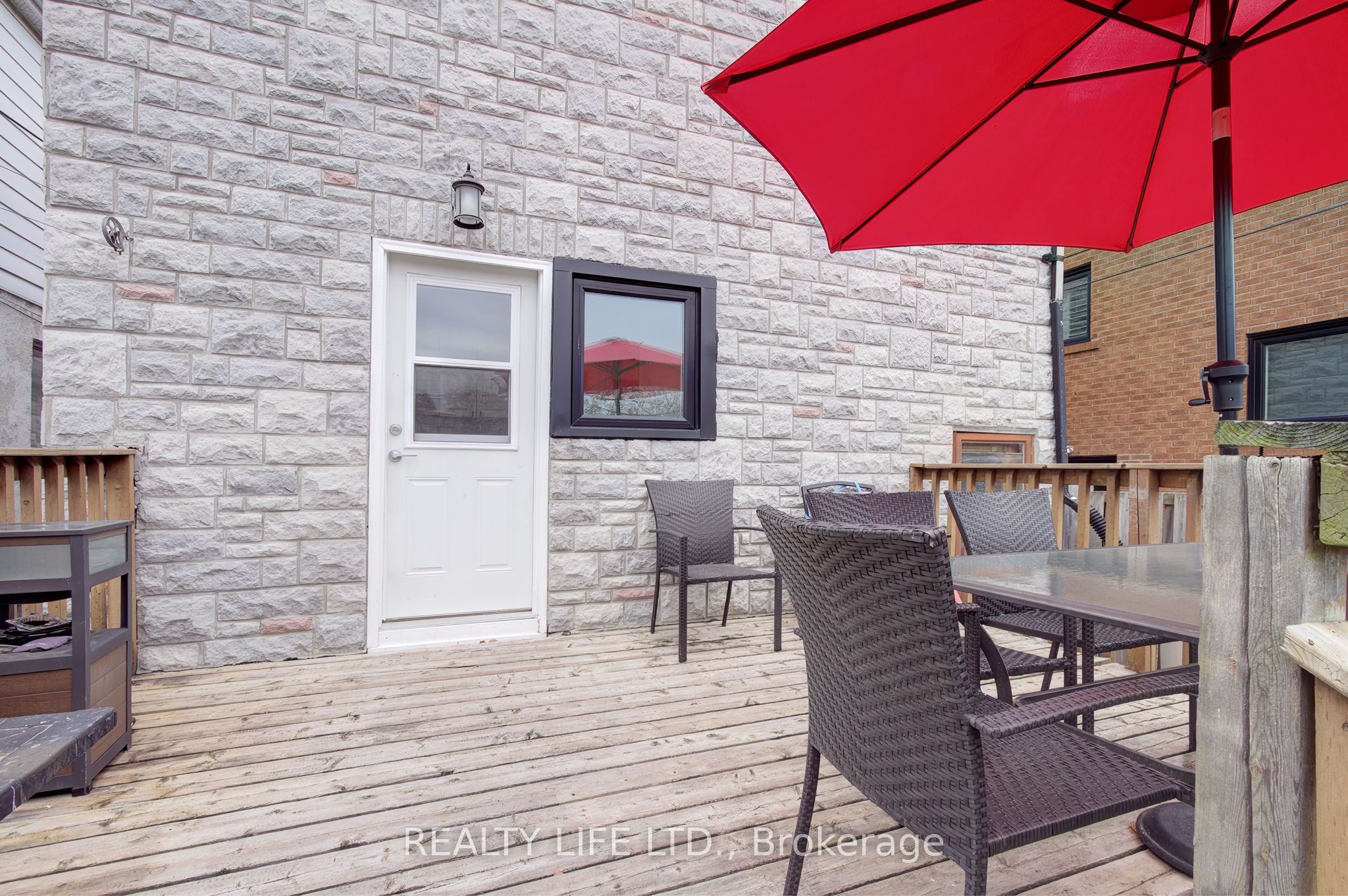 293 Melrose Street Property Photo 25
