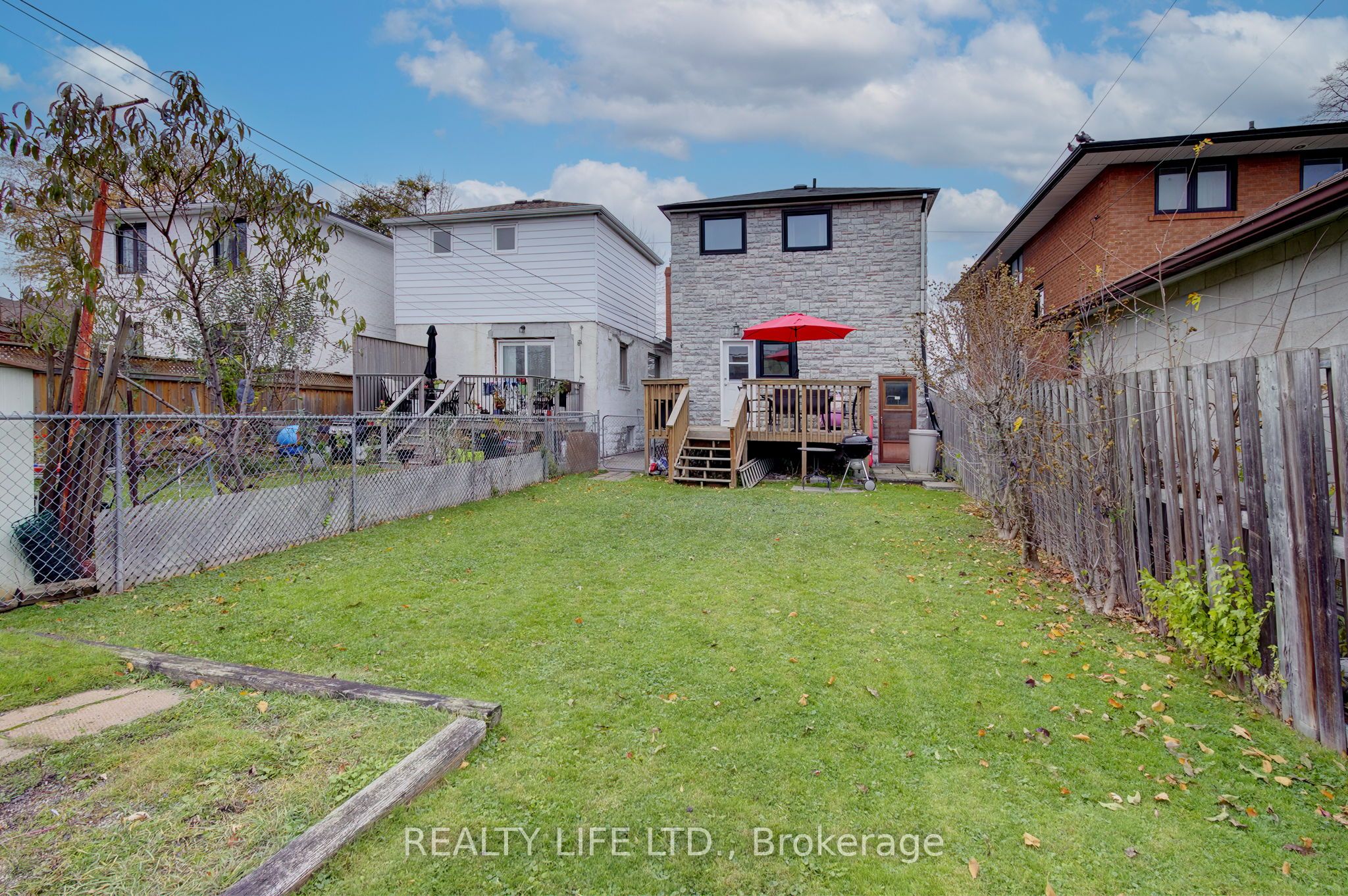 293 Melrose Street Property Photo 29
