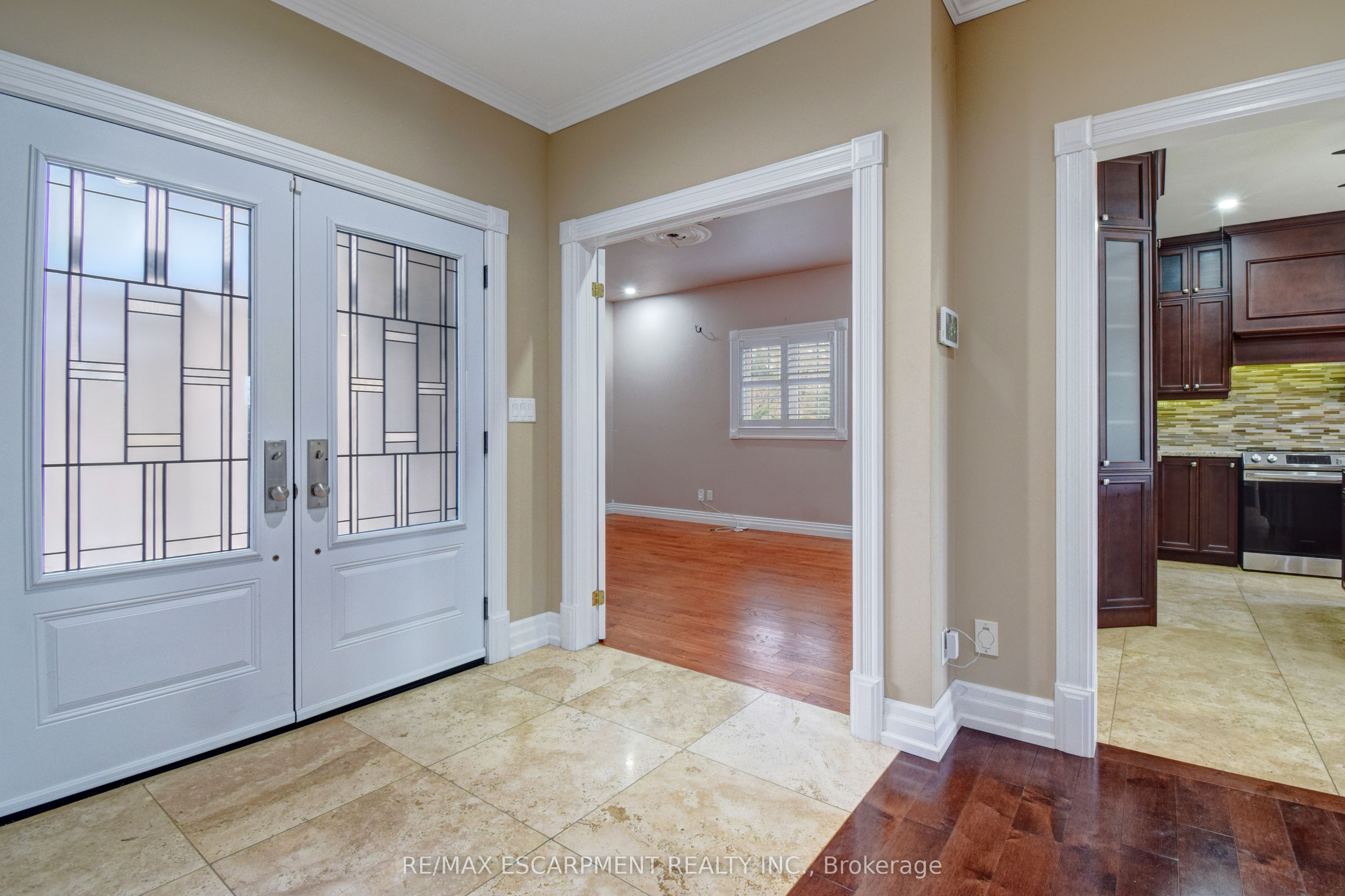 9153 Eighth Line Property Photo 3