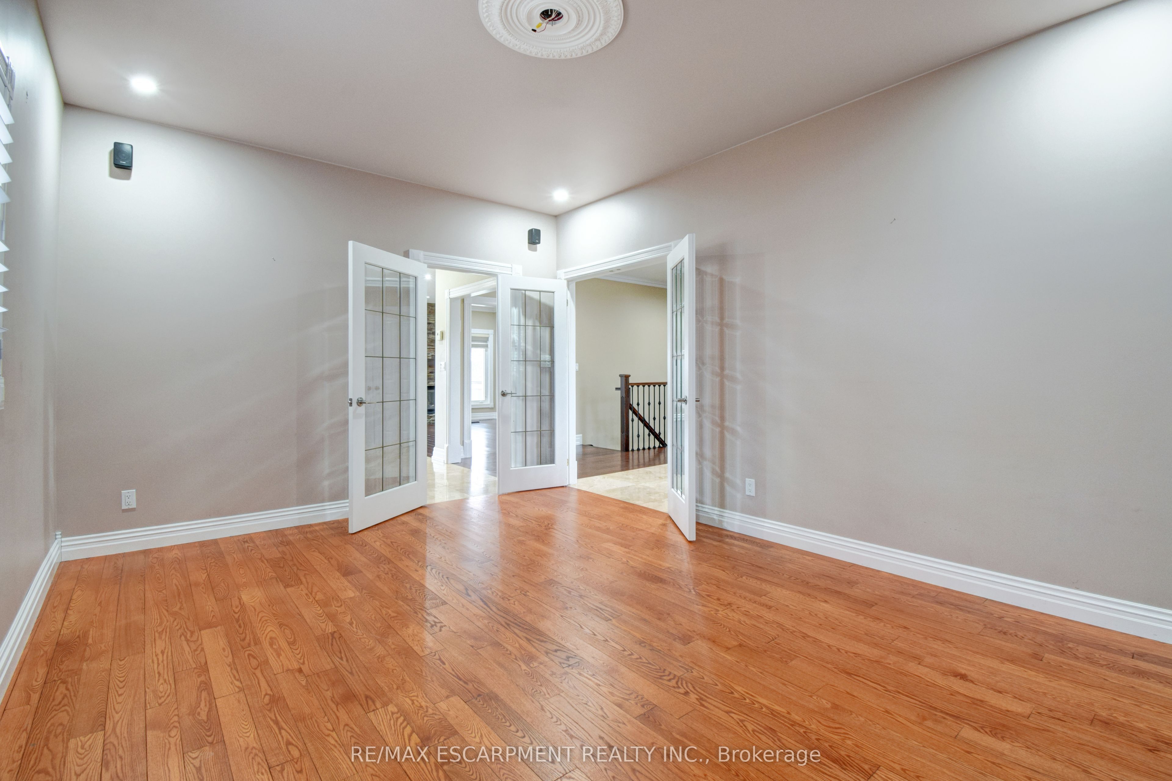 9153 Eighth Line Property Photo 5
