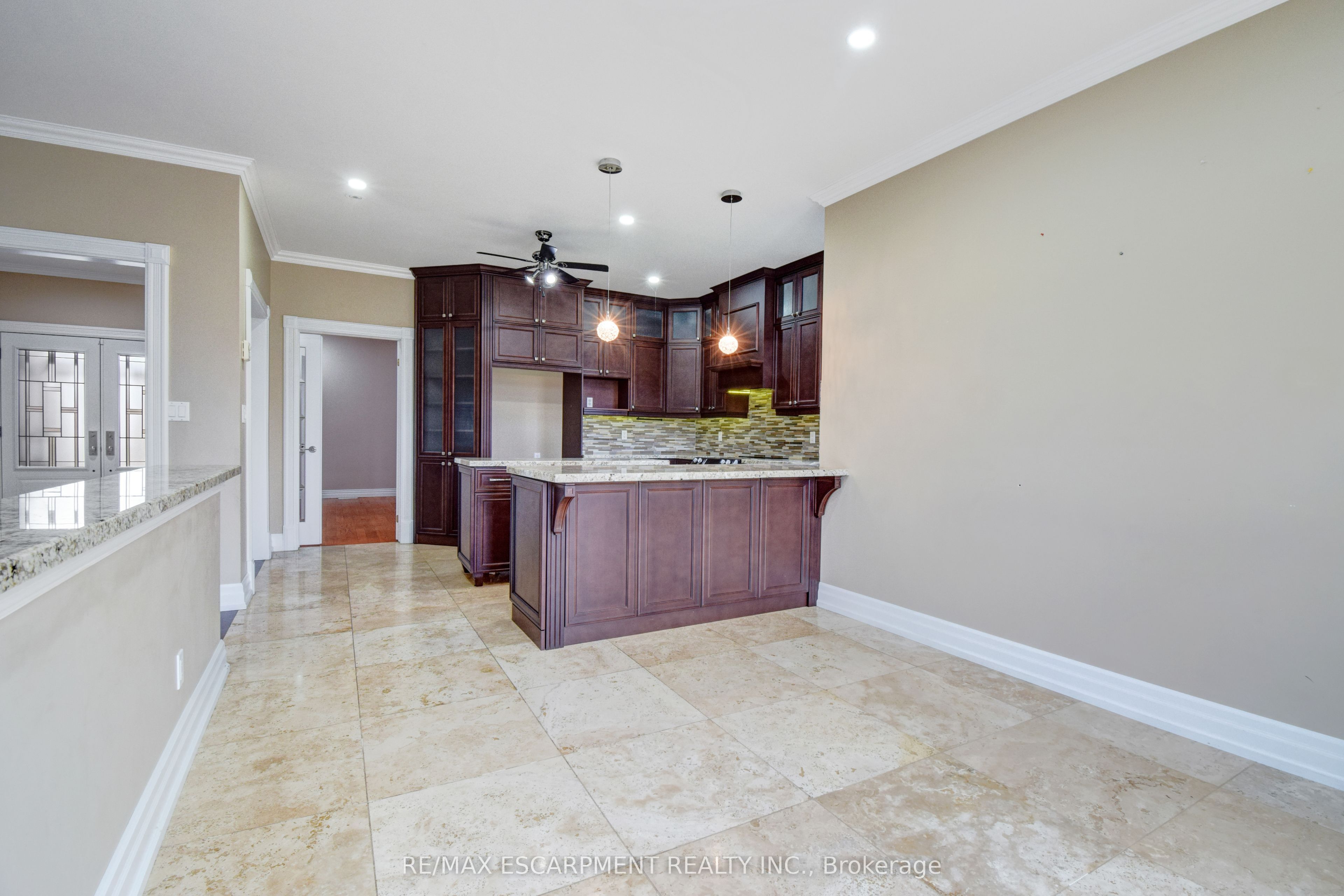 9153 Eighth Line Property Photo 14