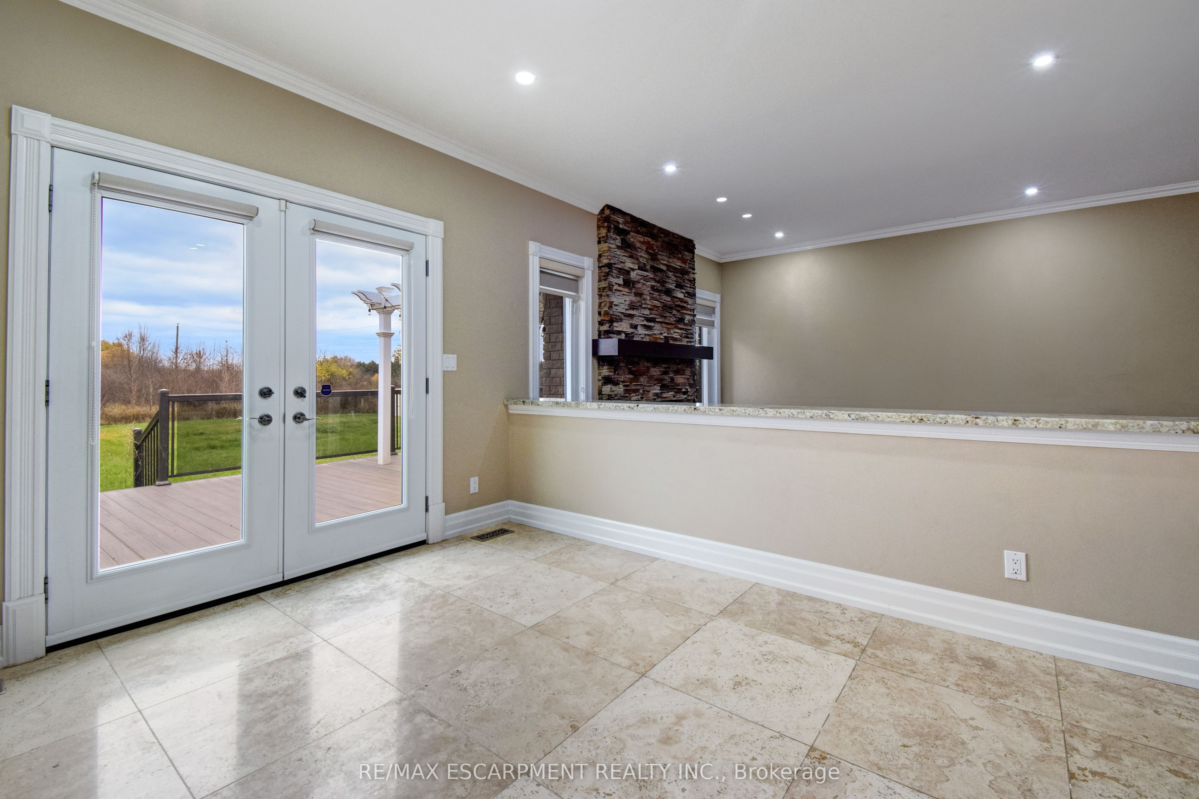 9153 Eighth Line Property Photo 15