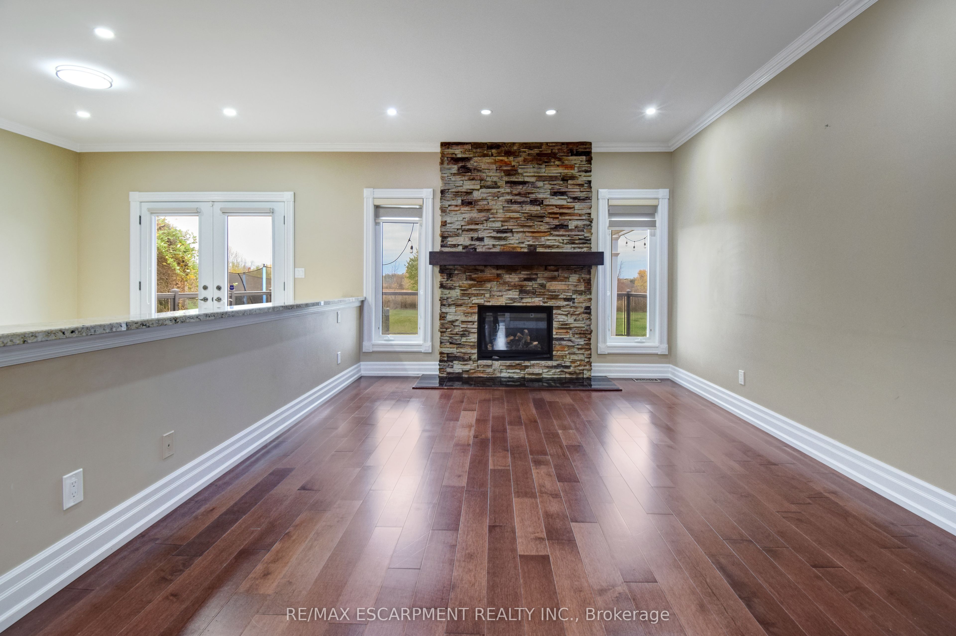 9153 Eighth Line Property Photo 16