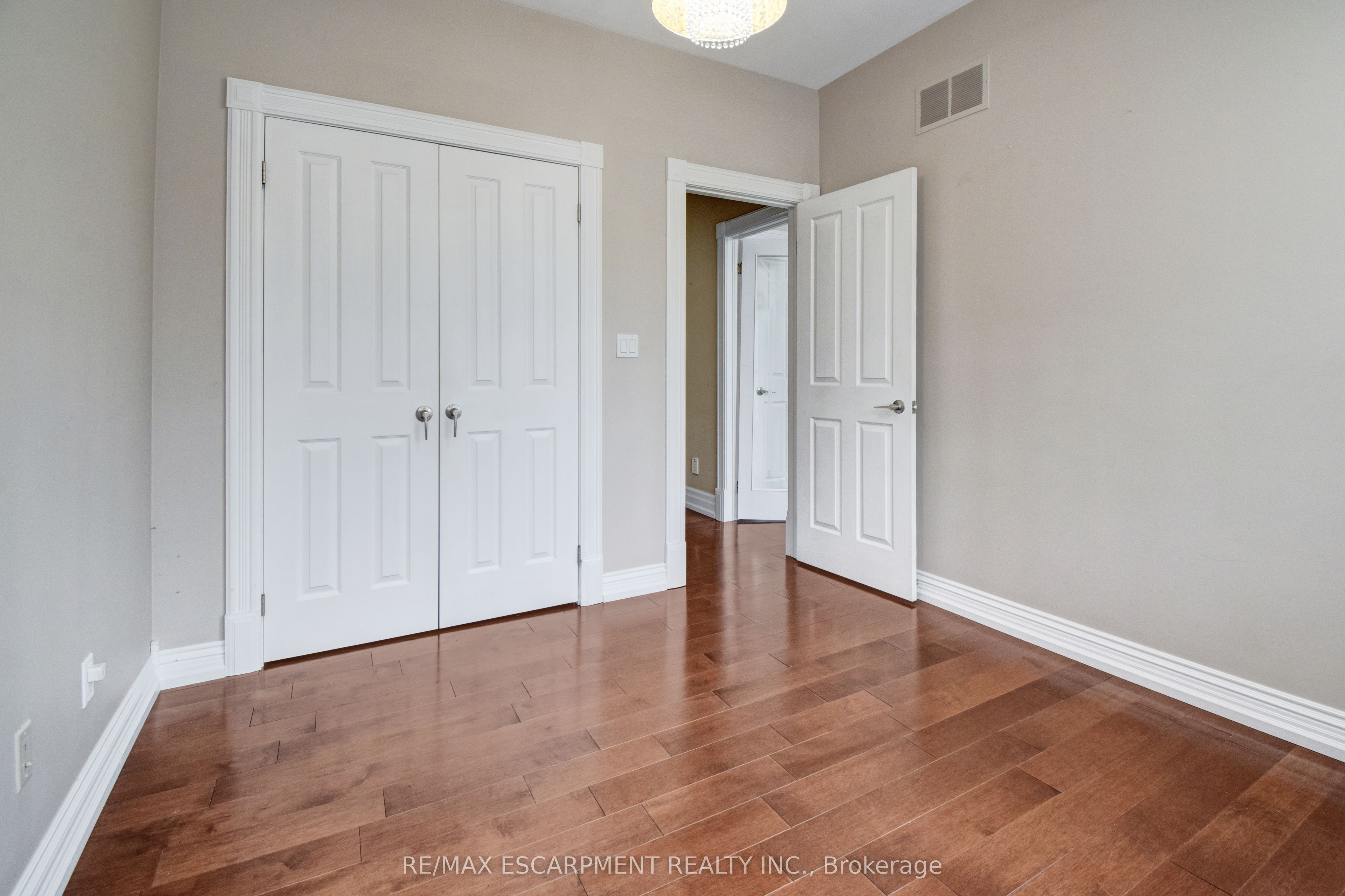 9153 Eighth Line Property Photo 20