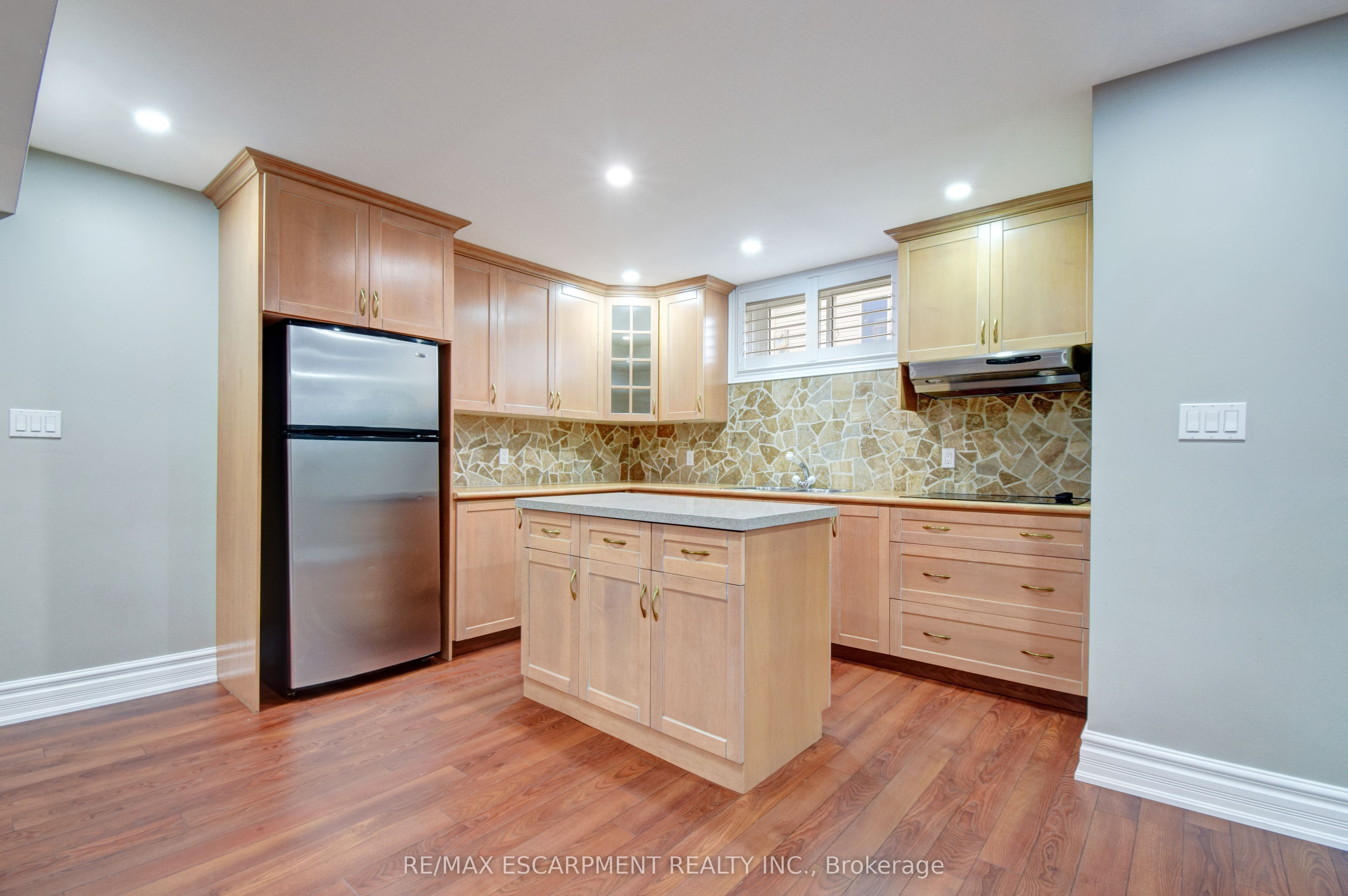 9153 Eighth Line Property Photo 32