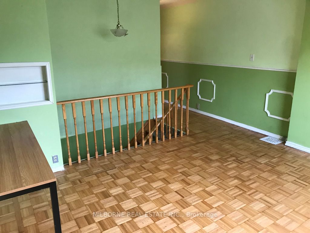 123 Perth Avenue Property Photo 5