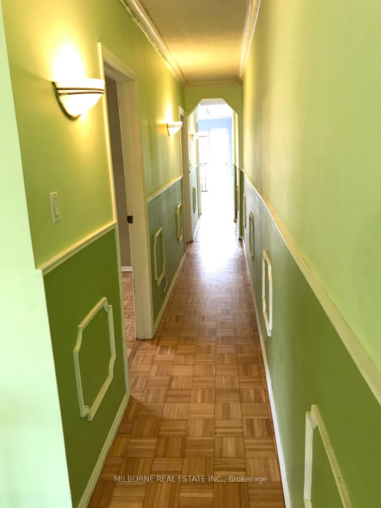 123 Perth Avenue Property Photo 6