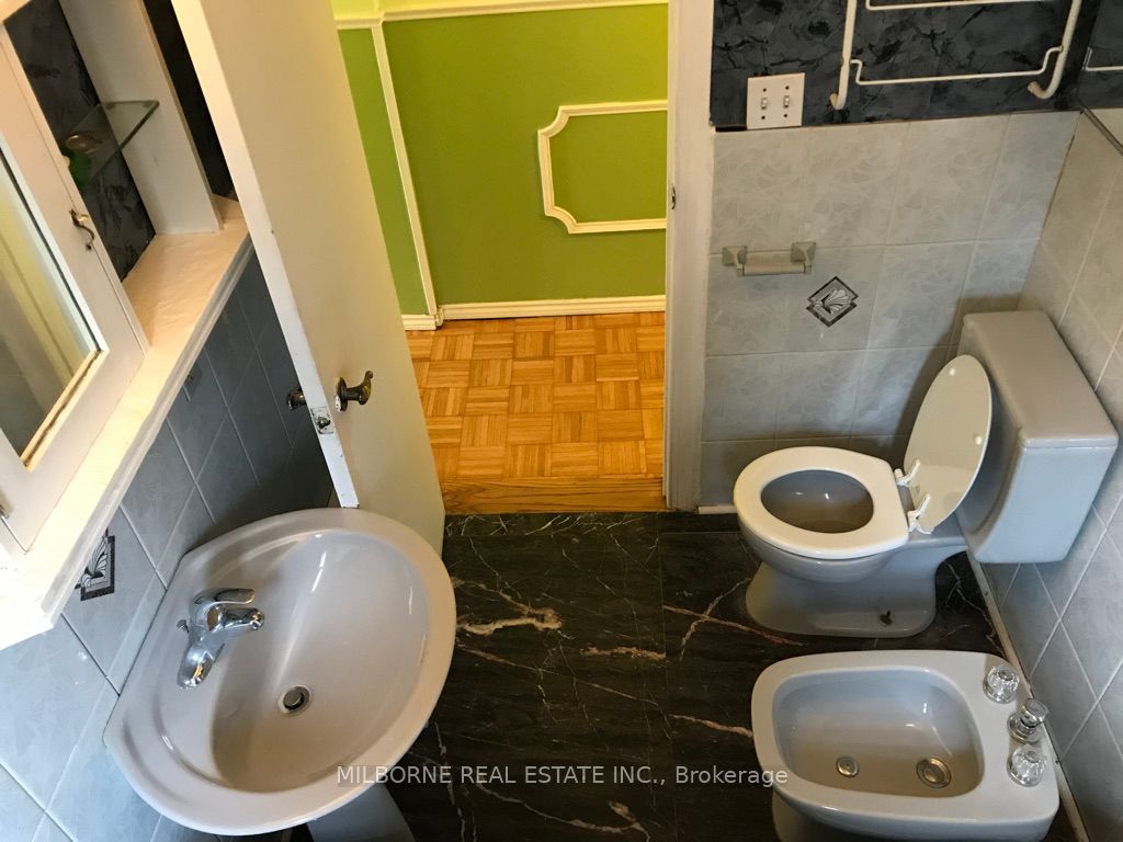 123 Perth Avenue Property Photo 10