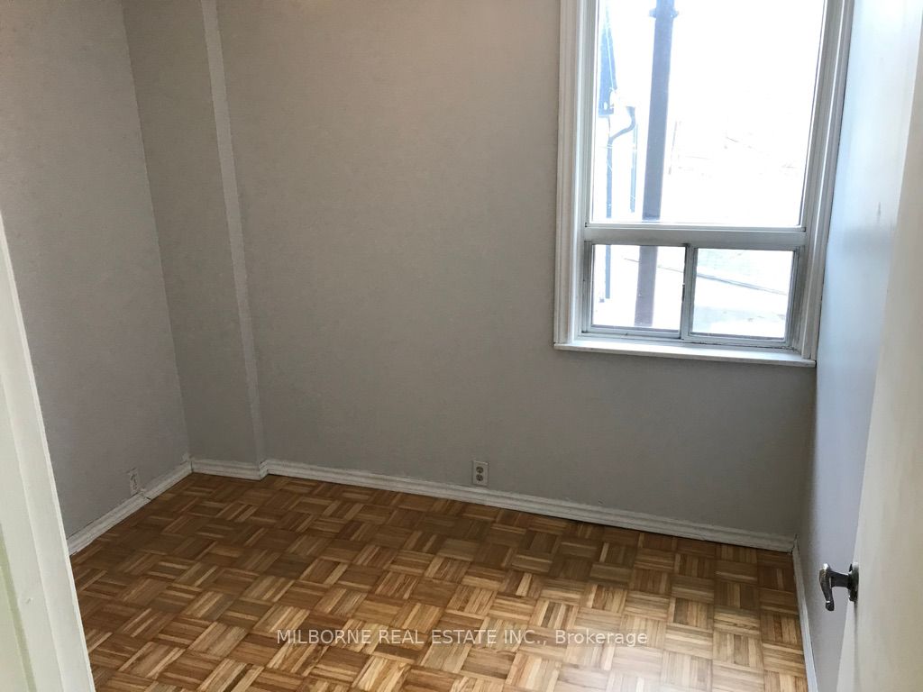 123 Perth Avenue Property Photo 12