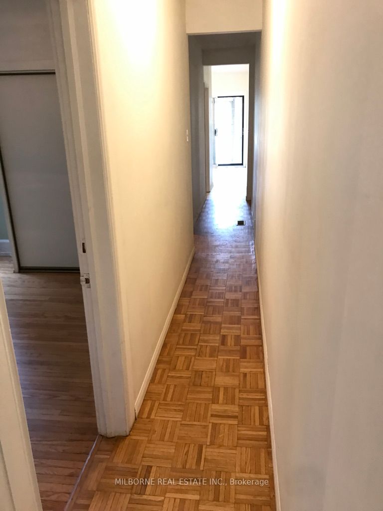 123 Perth Avenue Property Photo 21