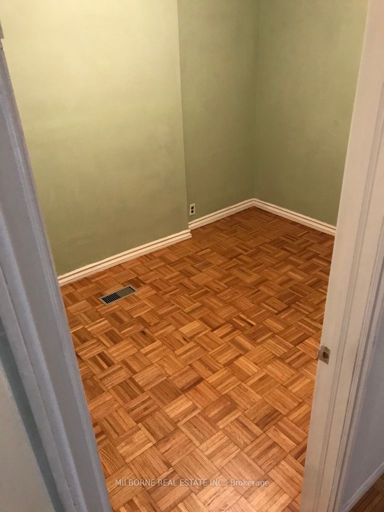 123 Perth Avenue Property Photo 23