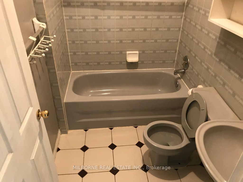 123 Perth Avenue Property Photo 26