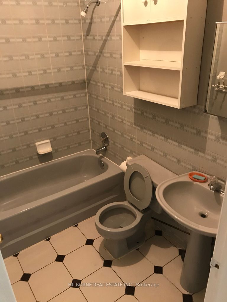 123 Perth Avenue Property Photo 27