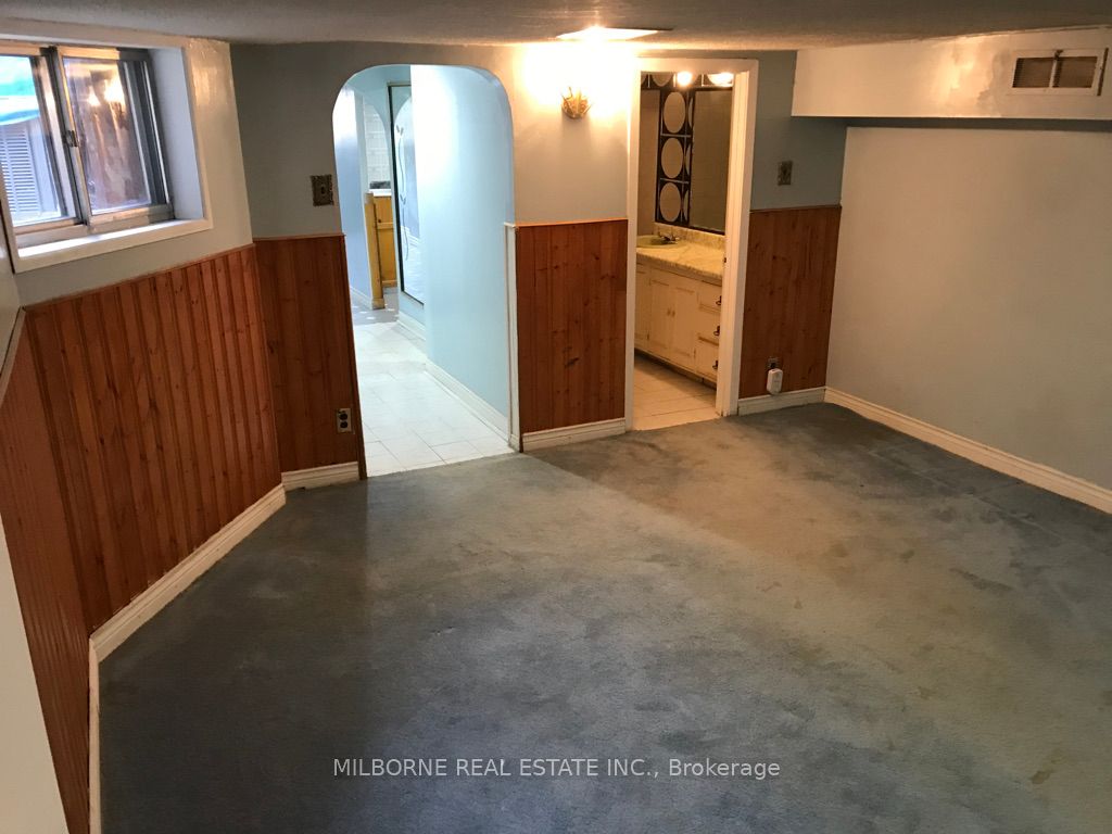 123 Perth Avenue Property Photo 32