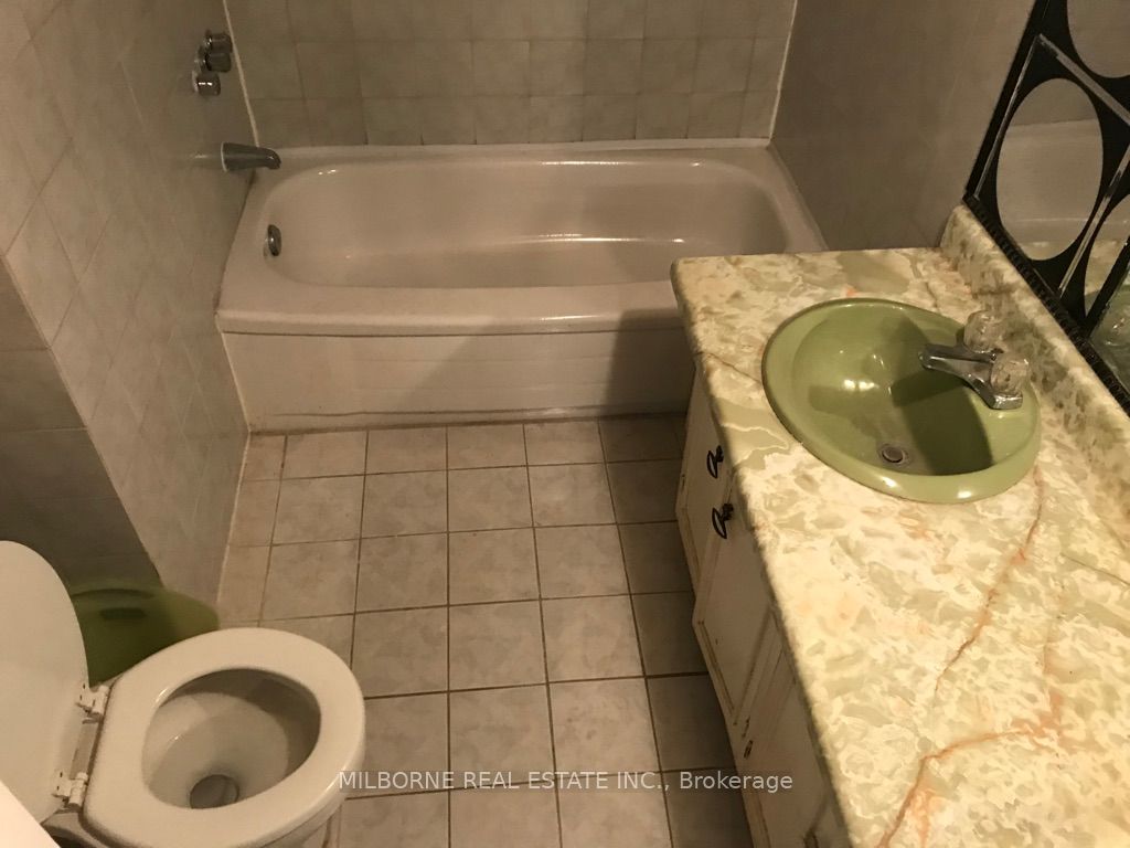 123 Perth Avenue Property Photo 33