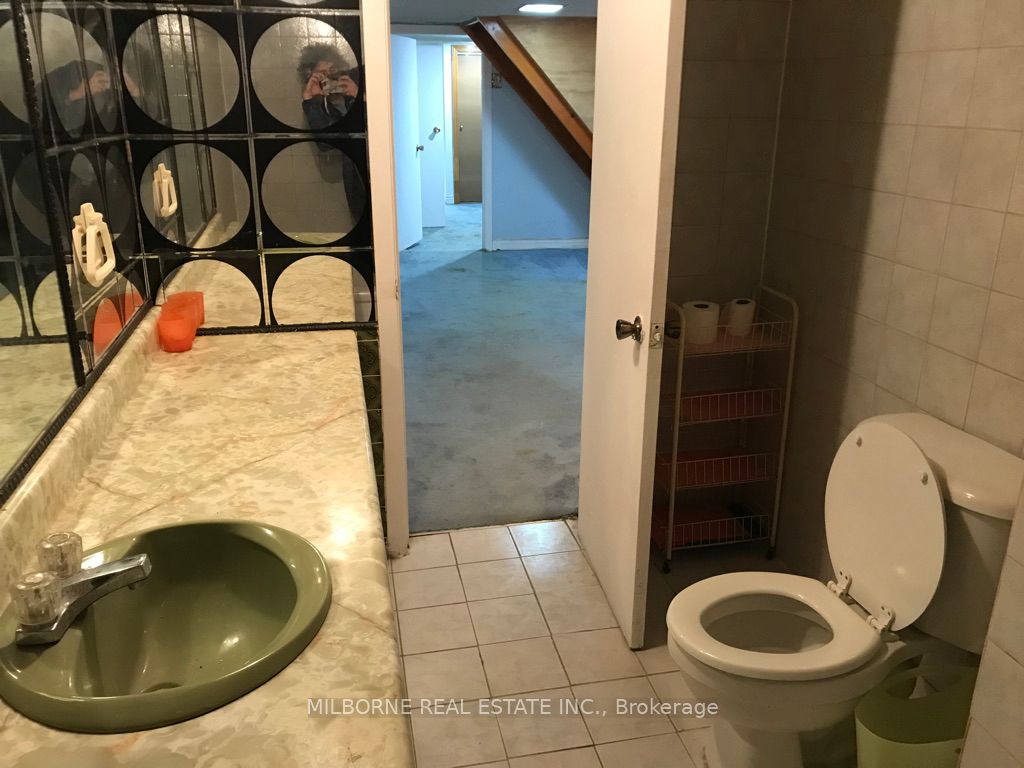 123 Perth Avenue Property Photo 34