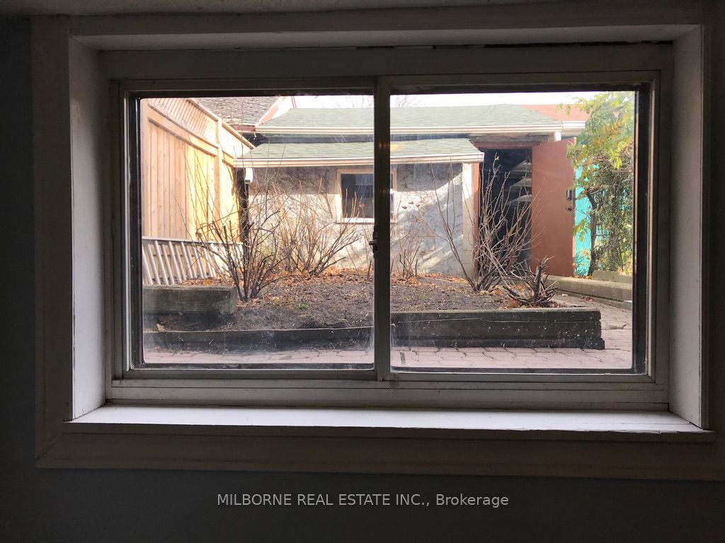 123 Perth Avenue Property Photo 38