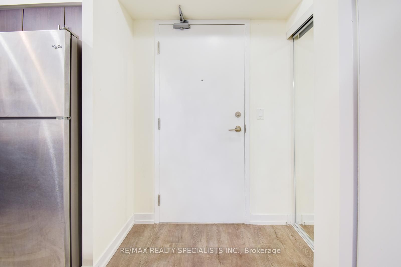 #908 - 1410 Dupont Street Property Photo 6
