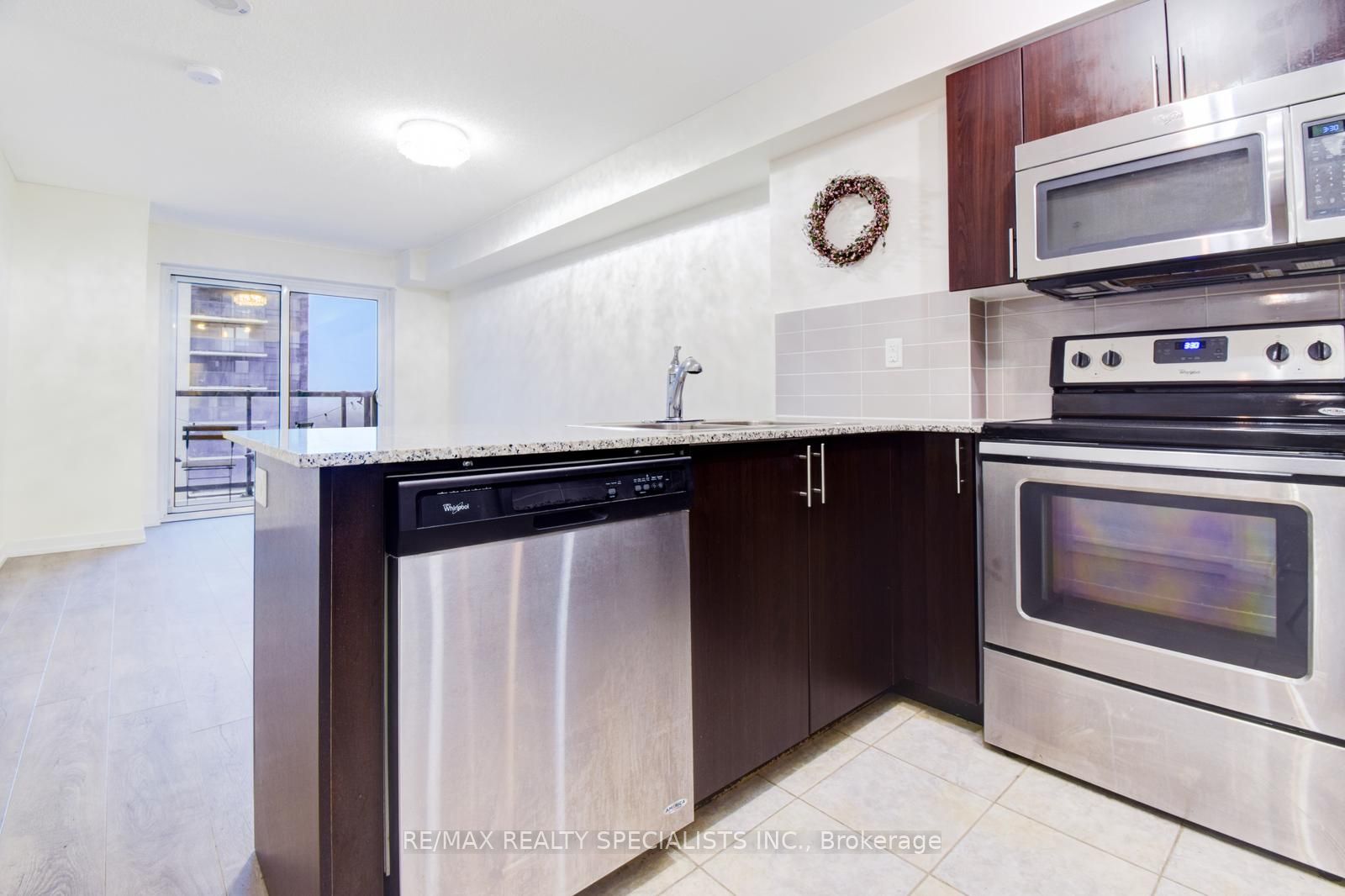 #908 - 1410 Dupont Street Property Photo 11