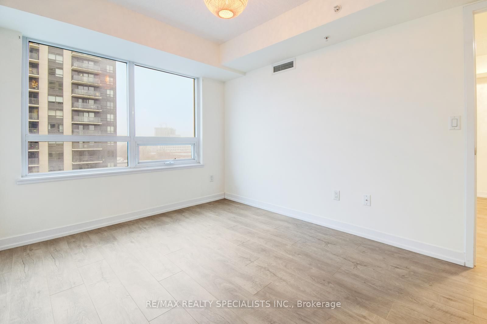 #908 - 1410 Dupont Street Property Photo 16