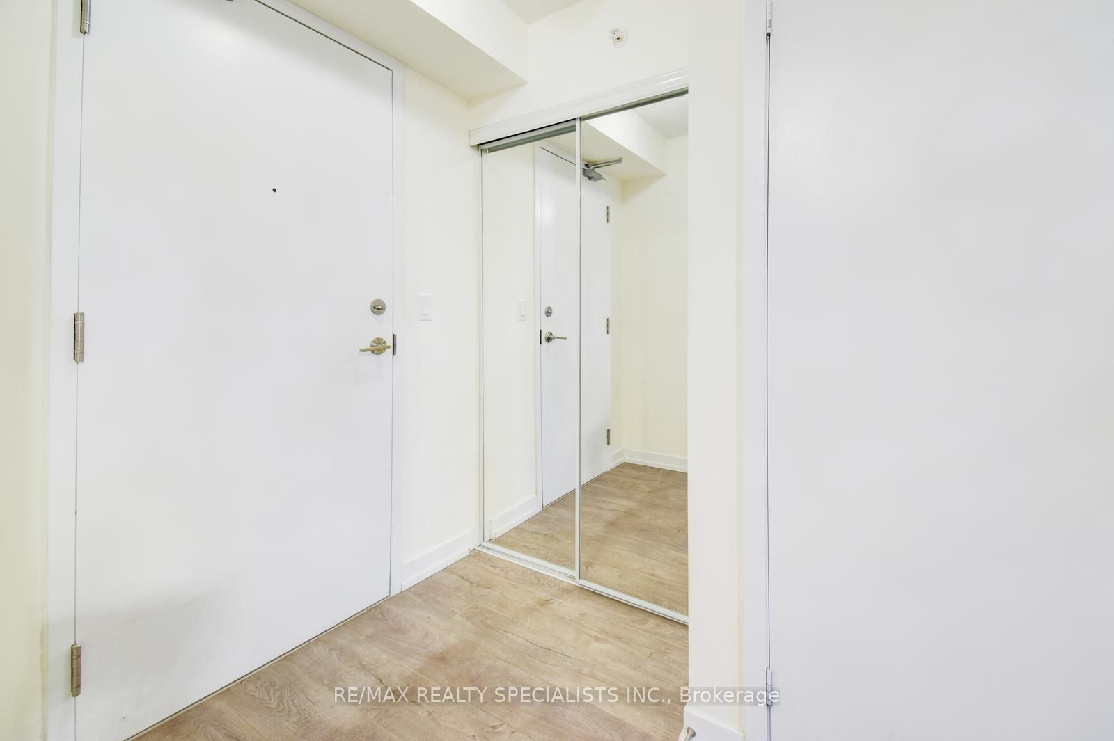 #908 - 1410 Dupont Street Property Photo 20