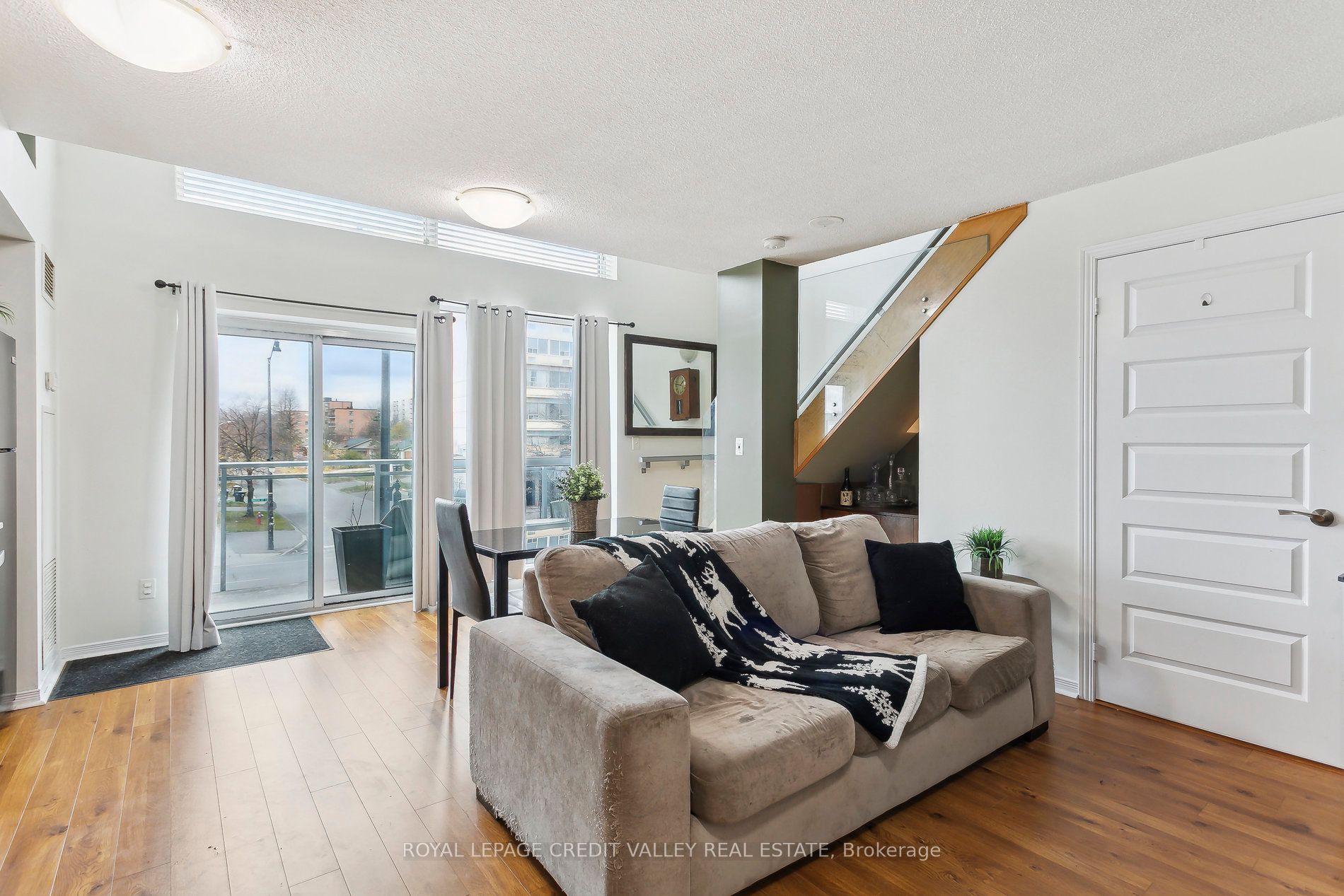 #217 - 215 Queen Street Property Photo 5