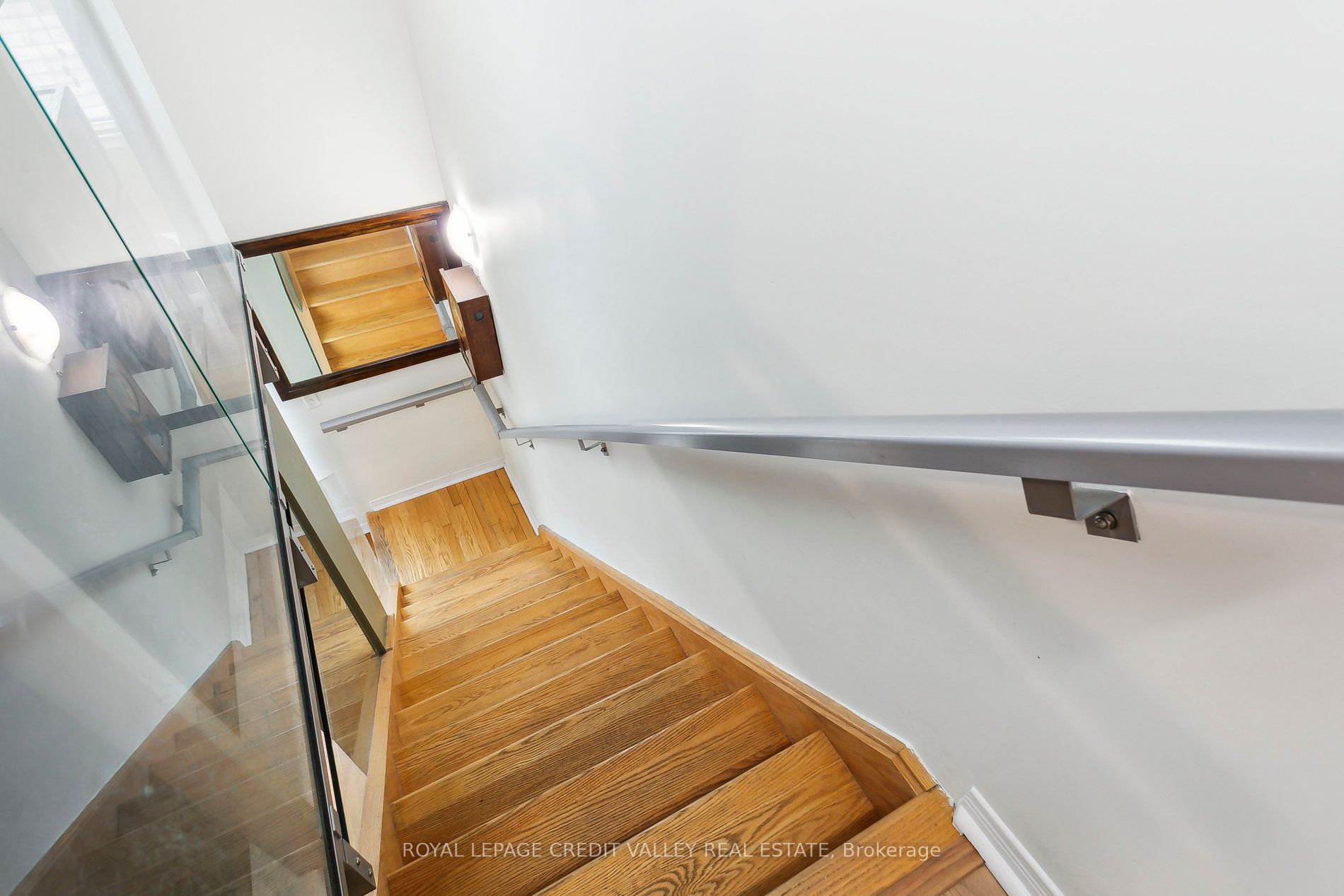 #217 - 215 Queen Street Property Photo 19