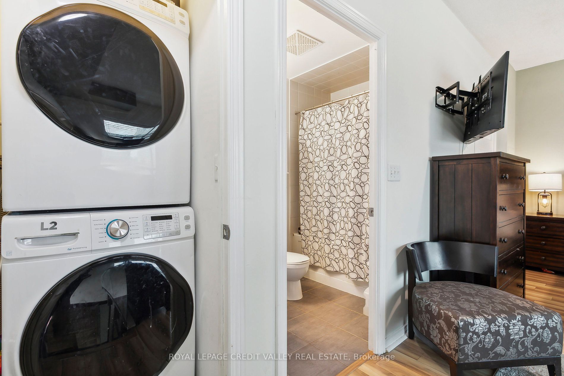 #217 - 215 Queen Street Property Photo 21