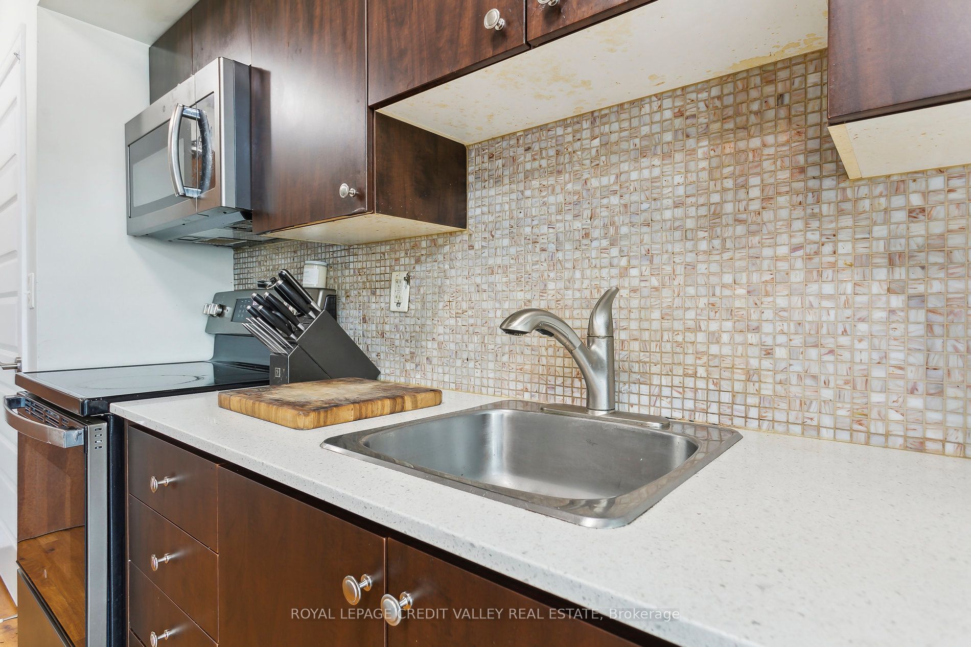 #217 - 215 Queen Street Property Photo 23