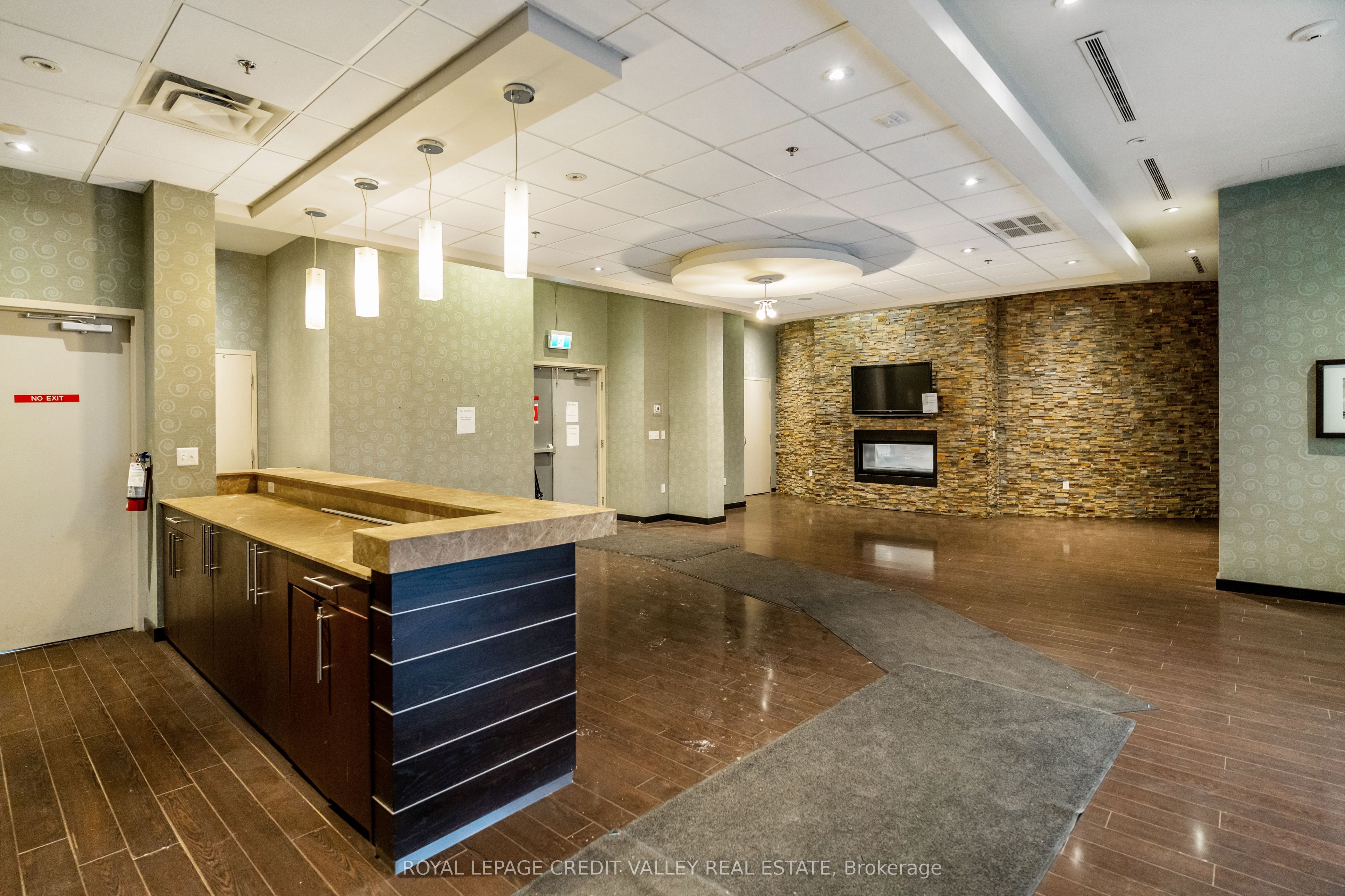 #217 - 215 Queen Street Property Photo 34