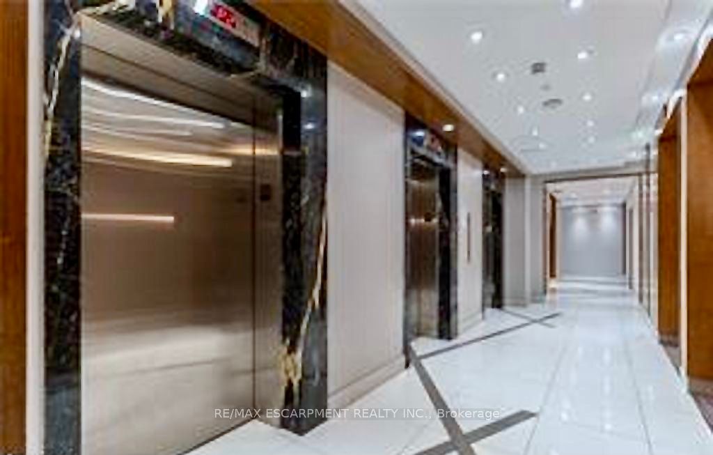 #2307 - 75 Eglinton Avenue Property Photo 4
