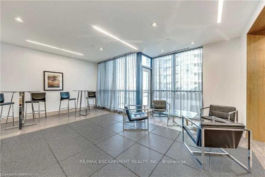 #2307 - 75 Eglinton Avenue Property Photo 15