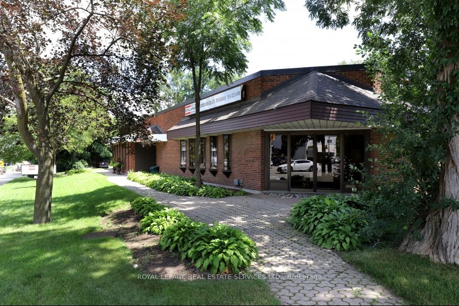 1654 Lakeshore Road Property Photo 1