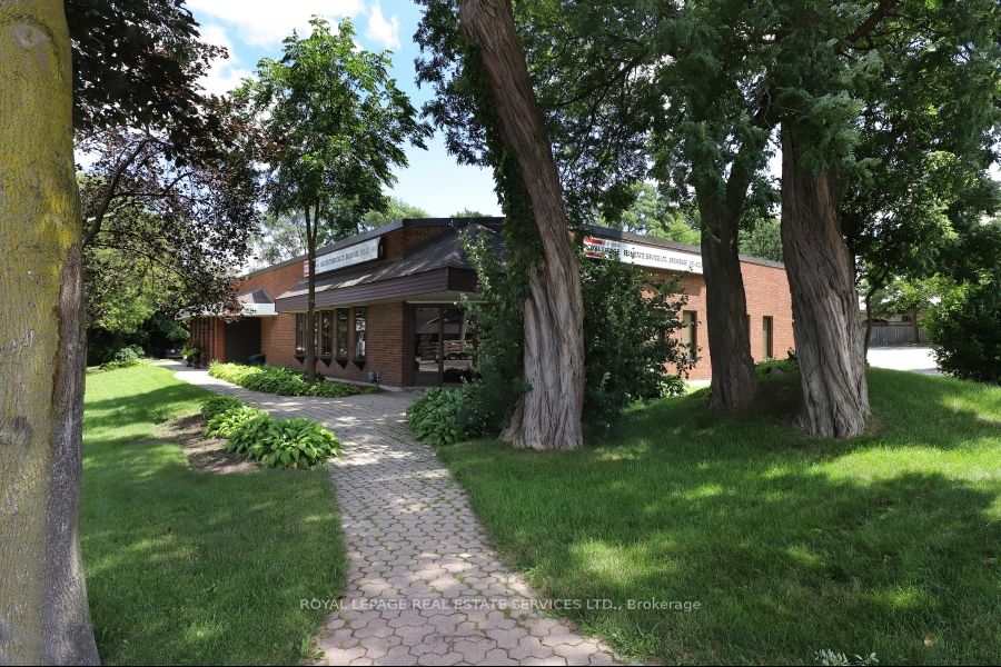 1654 Lakeshore Road Property Photo 2